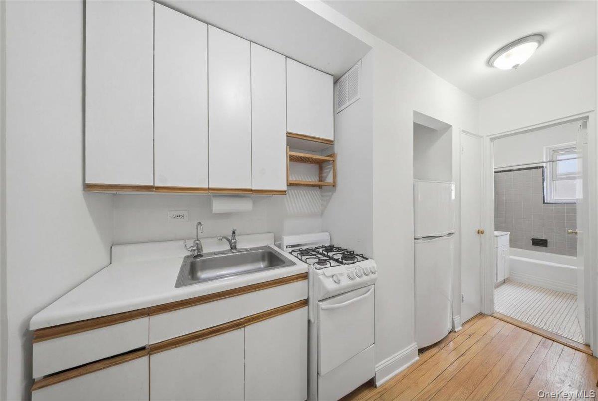 #9 photo, 6692 Selfridge Street, Forest Hills , NY 11375