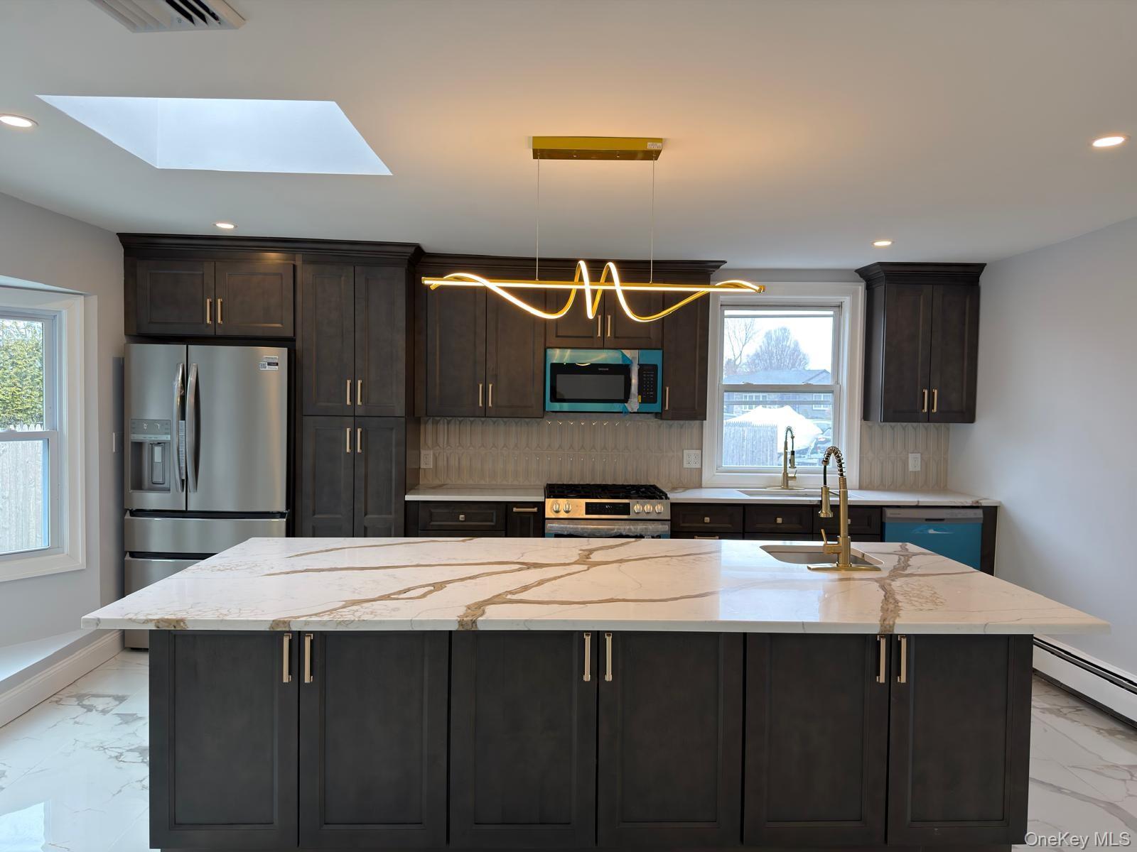 #10 photo, 21 Colby Drive, سوفولك Kings Park , NY 11754