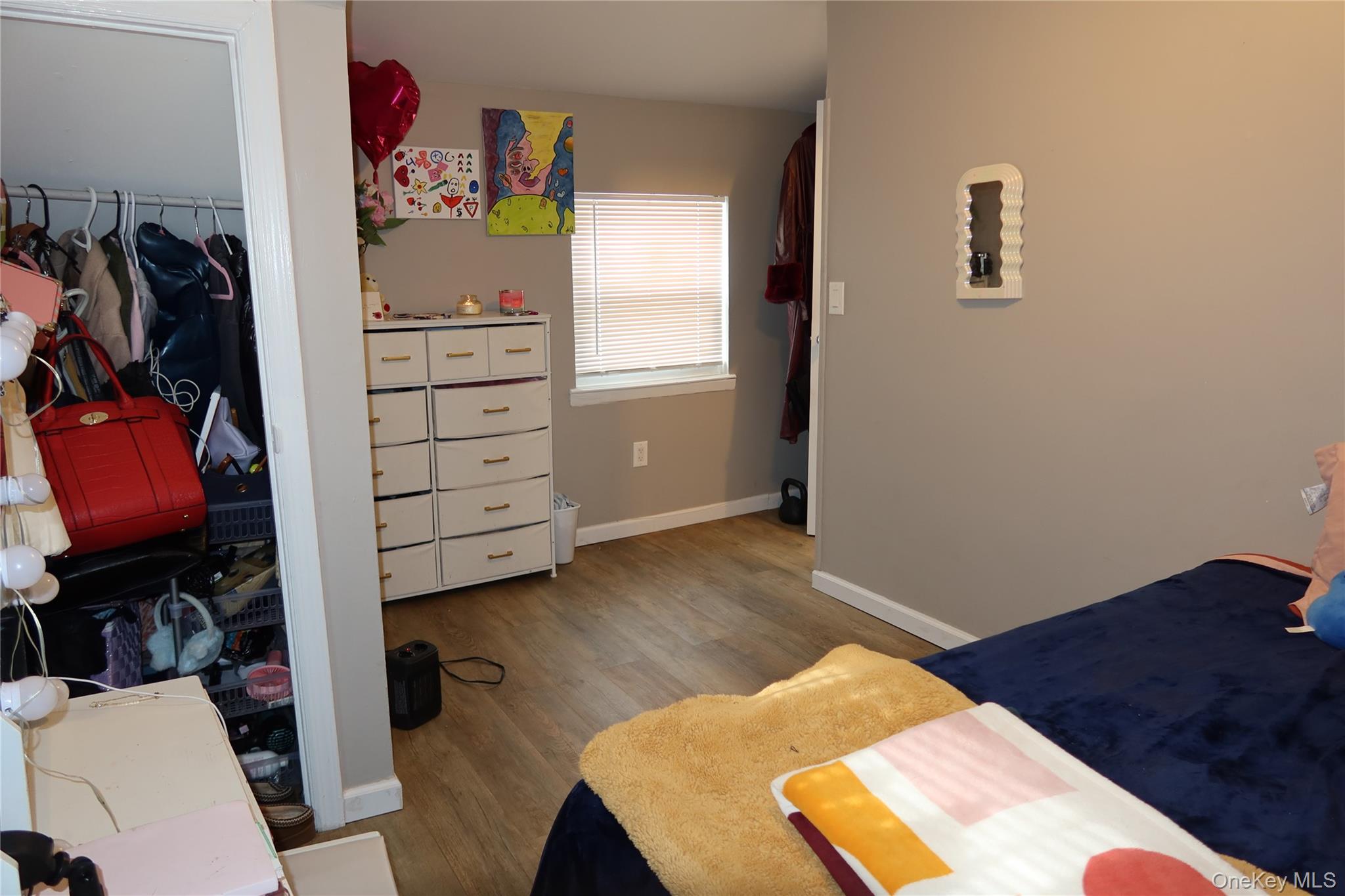 #3 photo, 94 4th Avenue, ناسو East Rockaway , NY 11518