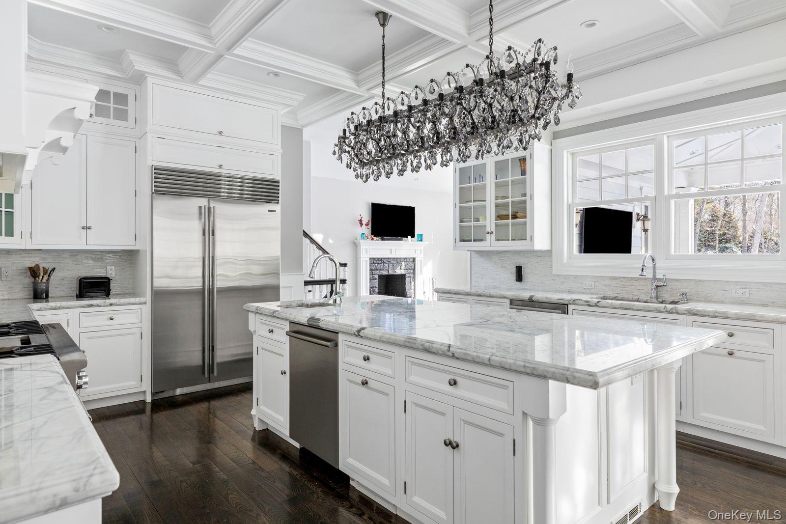 #11 photo, 27 Victorian Lane, Brookville , NY 11545