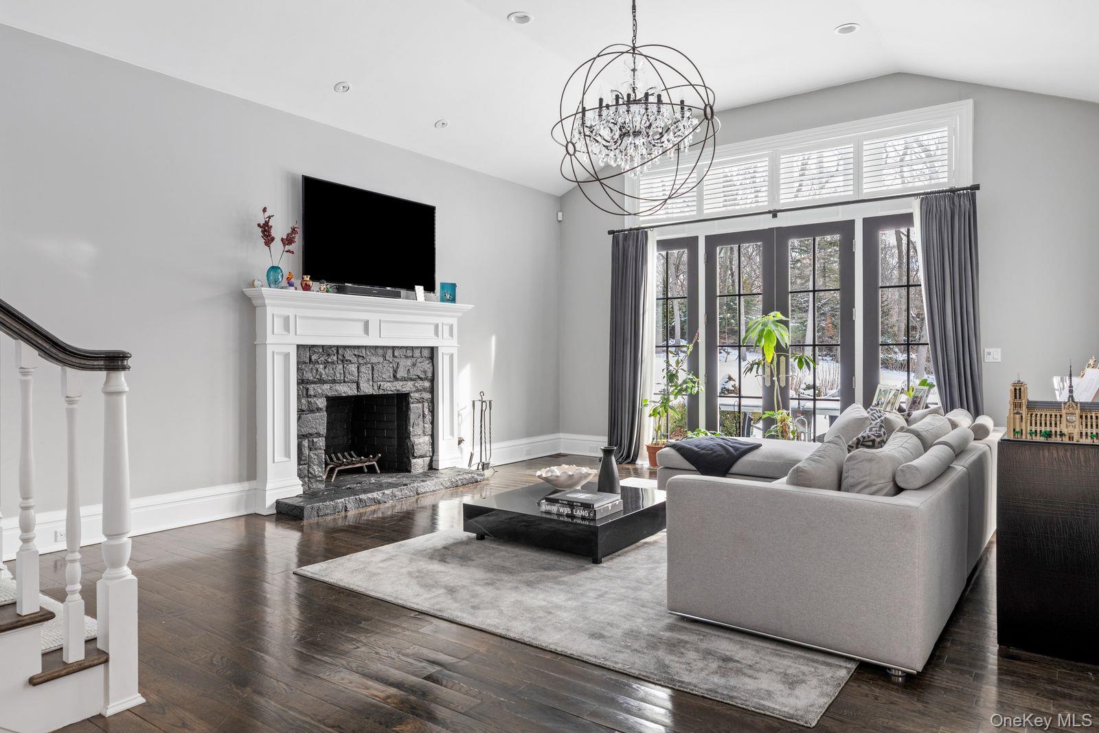 #15 photo, 27 Victorian Lane, Brookville , NY 11545