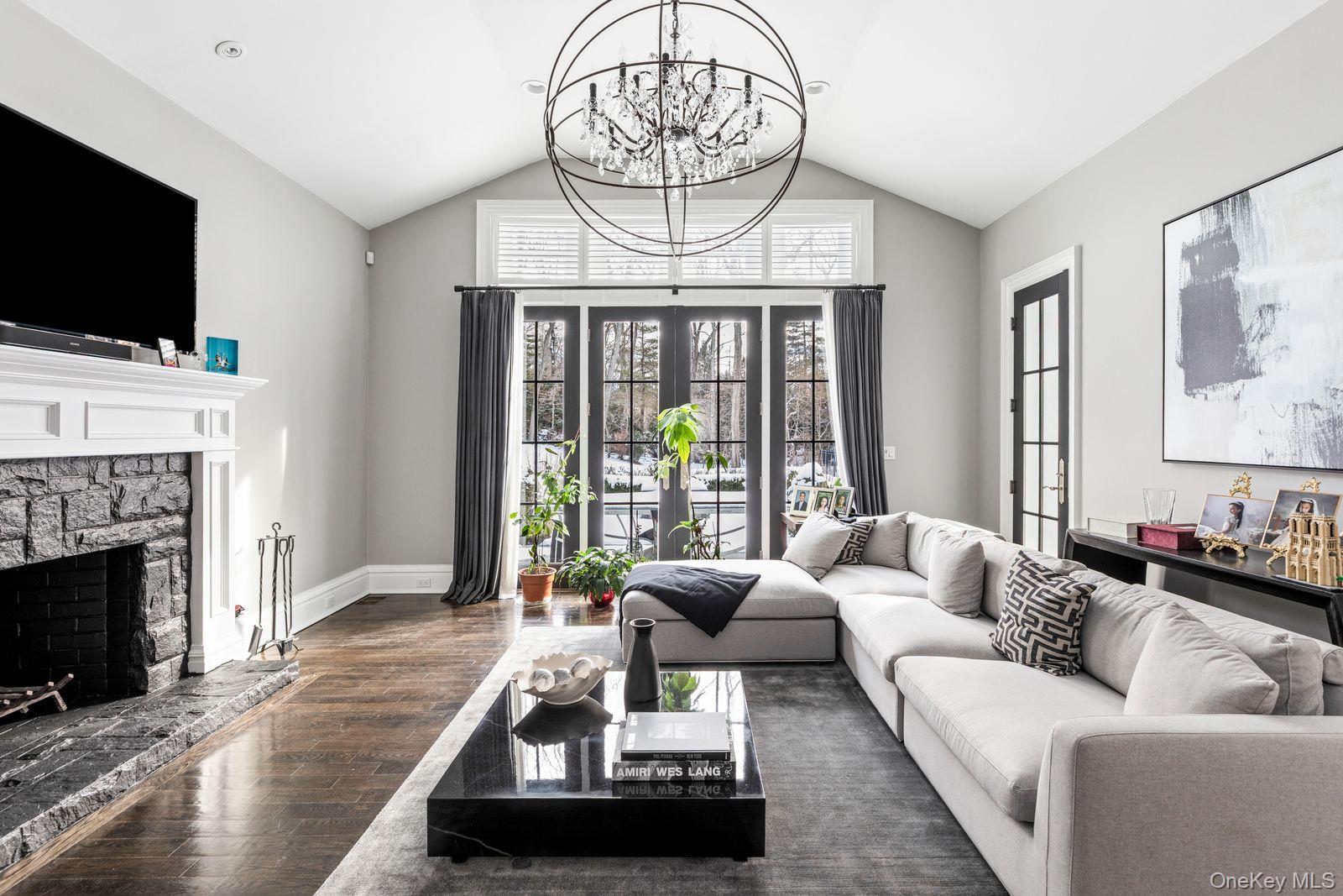 #16 photo, 27 Victorian Lane, Brookville , NY 11545