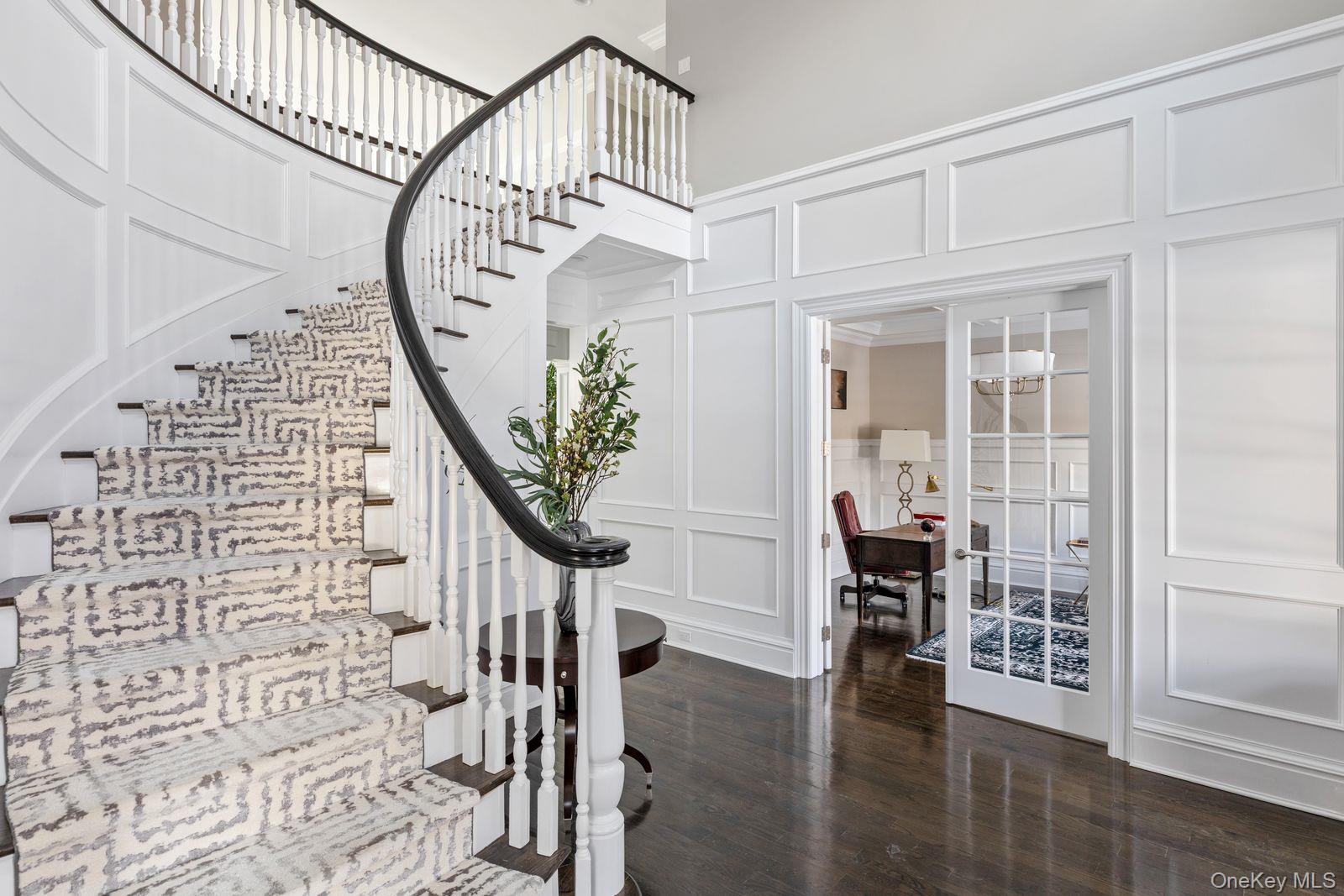 #4 photo, 27 Victorian Lane, Brookville , NY 11545