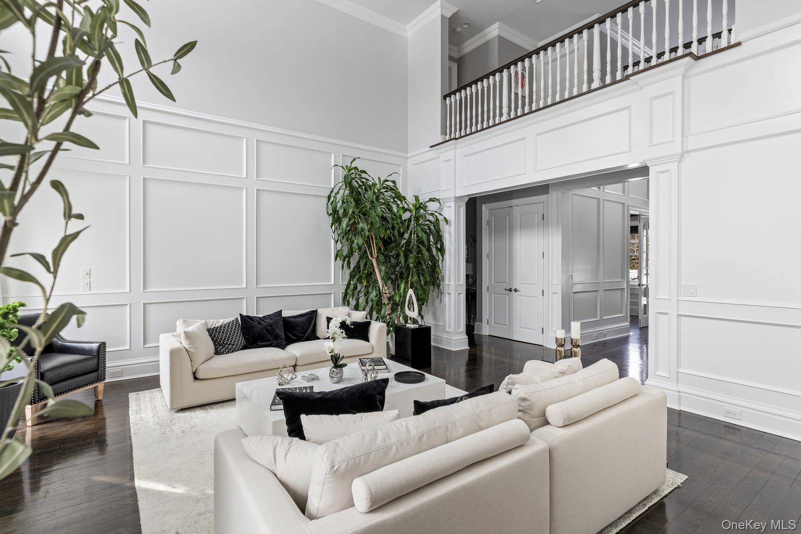 #7 photo, 27 Victorian Lane, Brookville , NY 11545