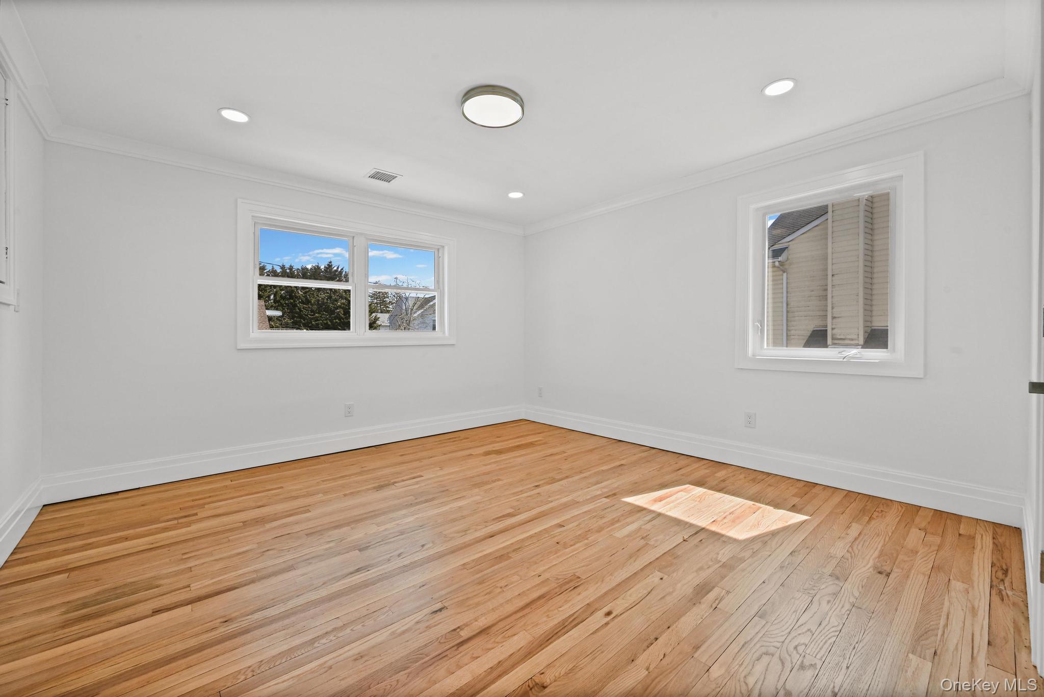 #6 photo, 2292 Vassar Place, Merrick , NY 11566