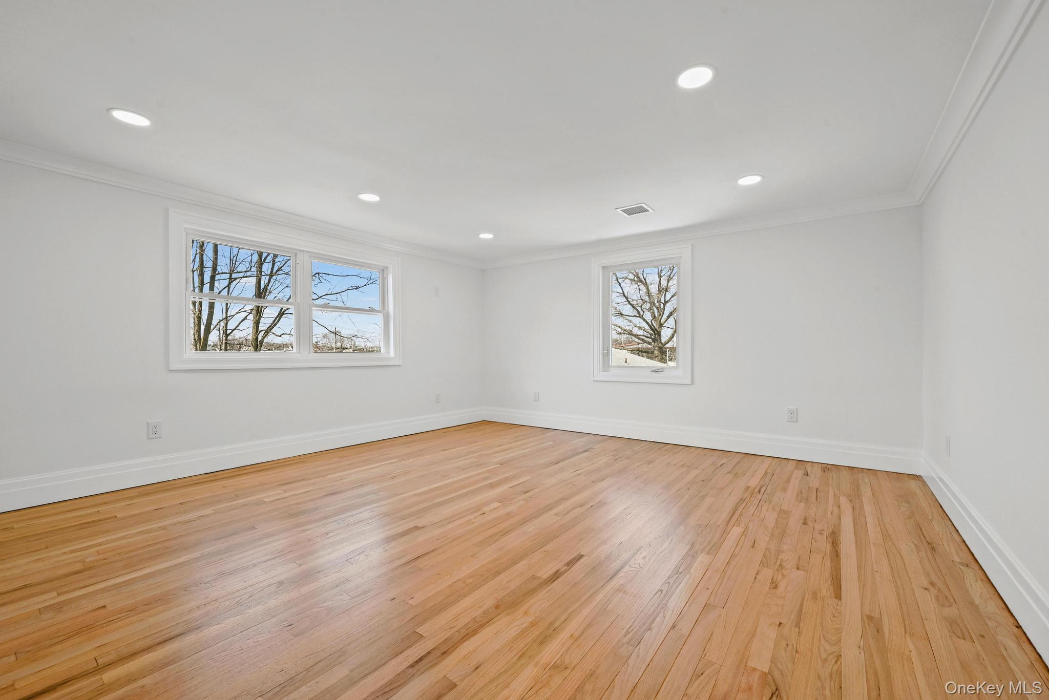 #8 photo, 2292 Vassar Place, Merrick , NY 11566