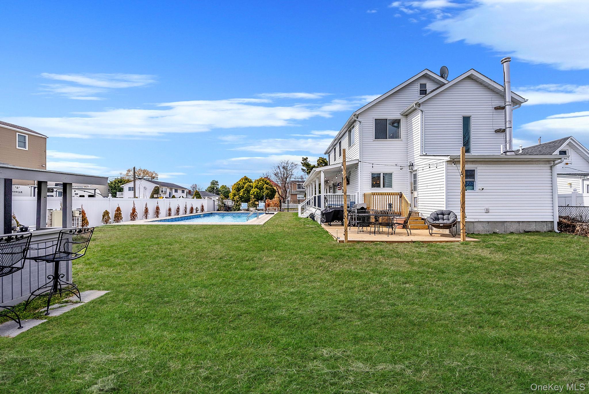 #11 photo, 794 Pecan Street, سوفولك Lindenhurst , NY 11757