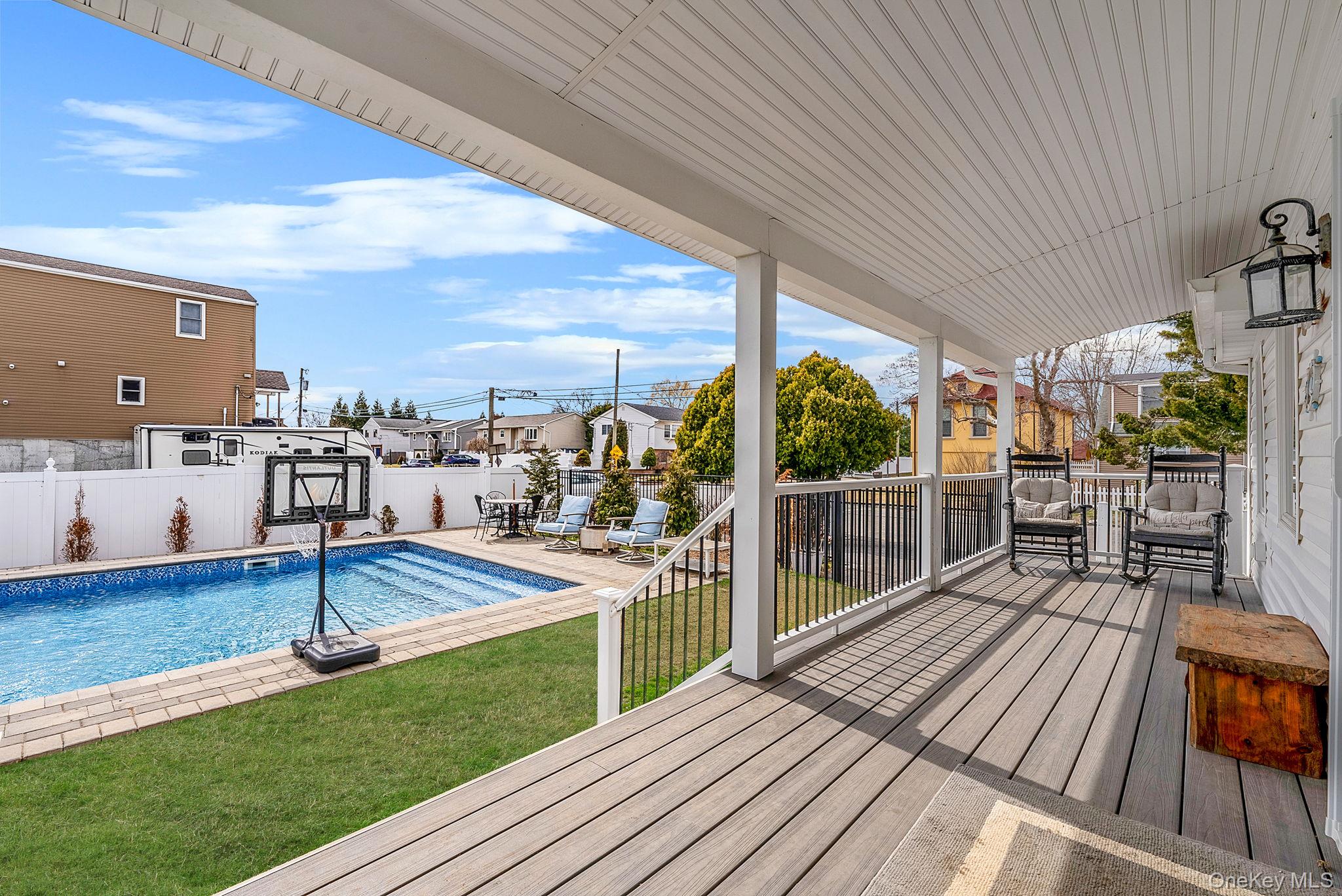 #5 photo, 794 Pecan Street, سوفولك Lindenhurst , NY 11757