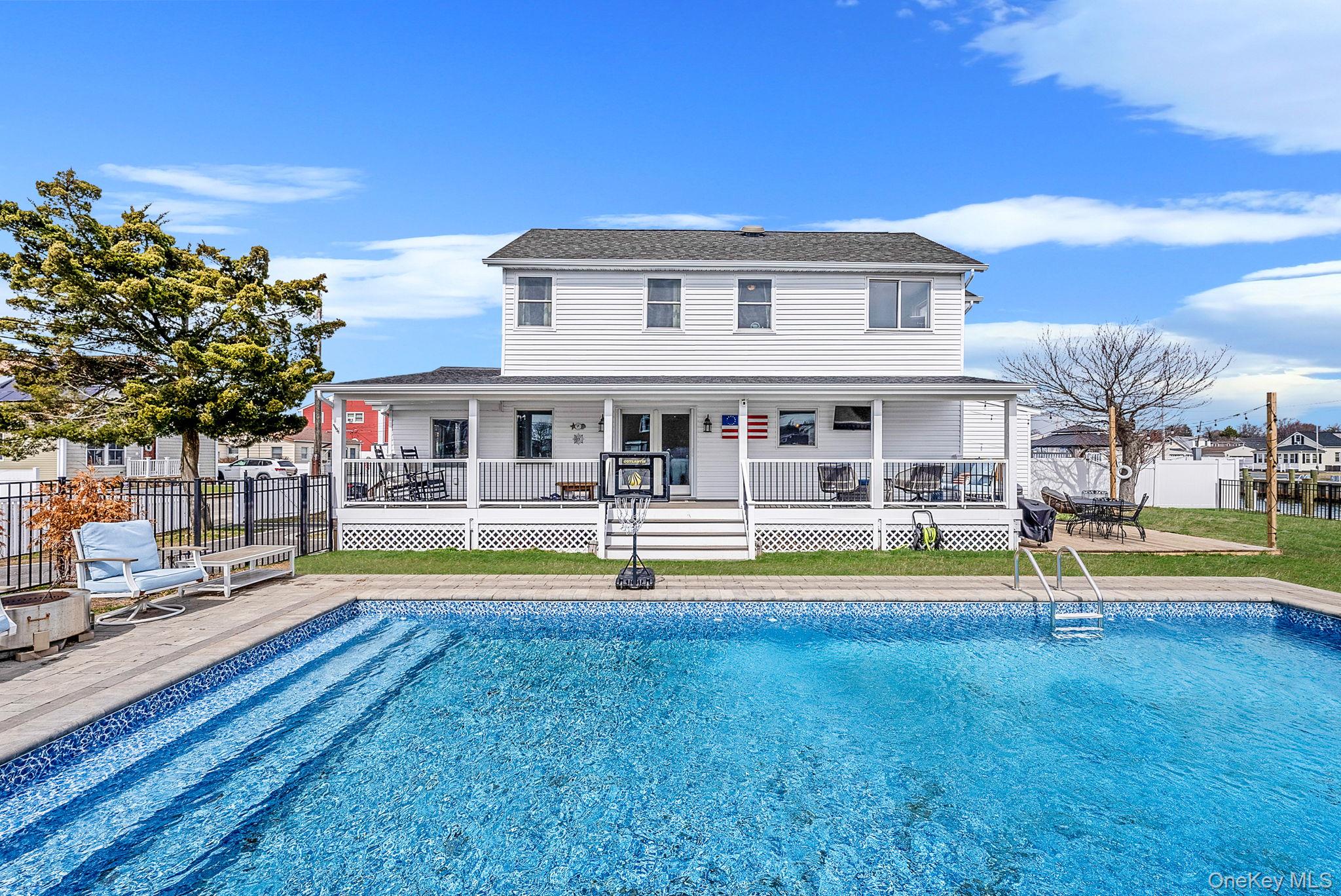 #8 photo, 794 Pecan Street, سوفولك Lindenhurst , NY 11757