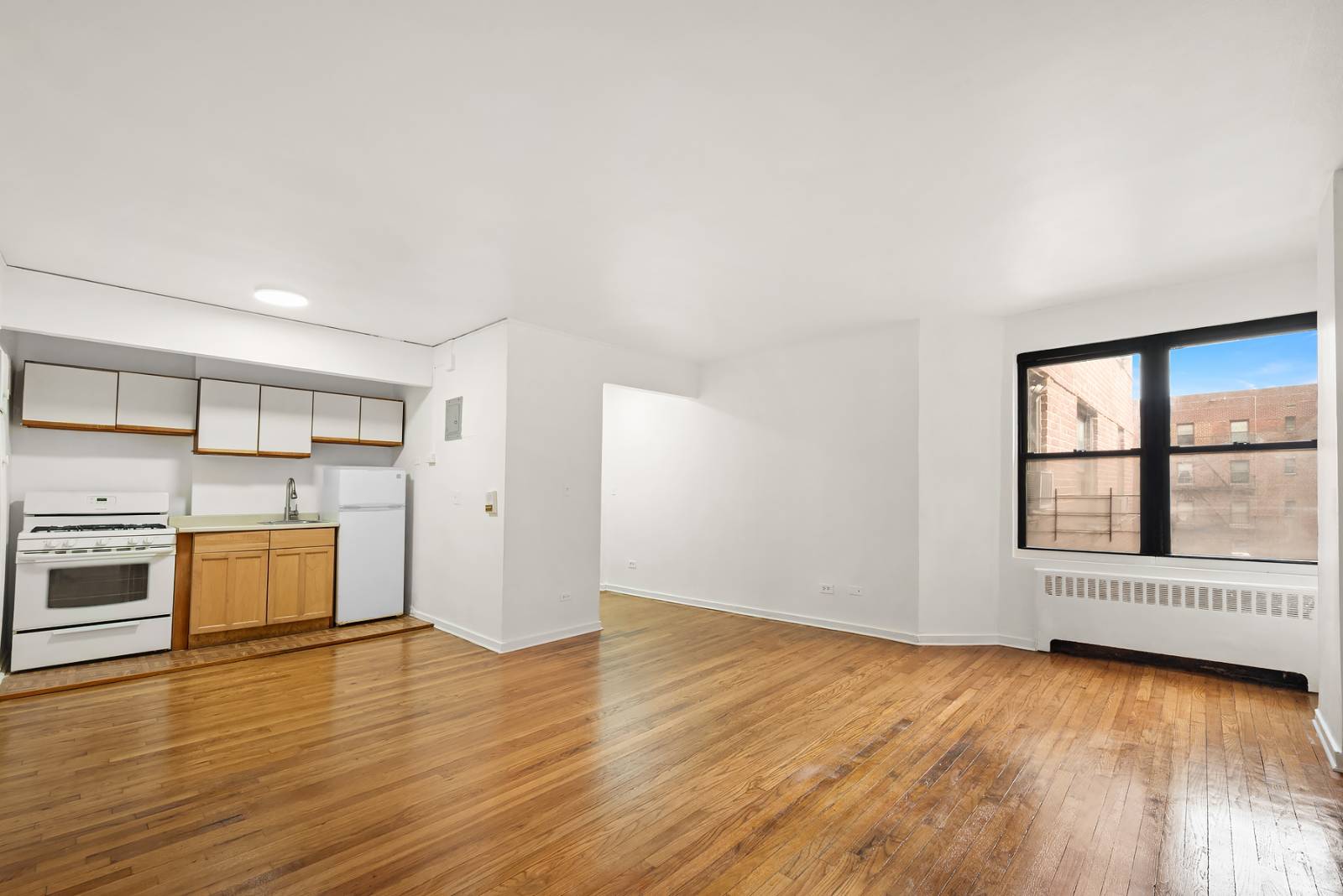 #1 photo, 44-16 Macnish St, #5D, Elmhurst , NY 11373
