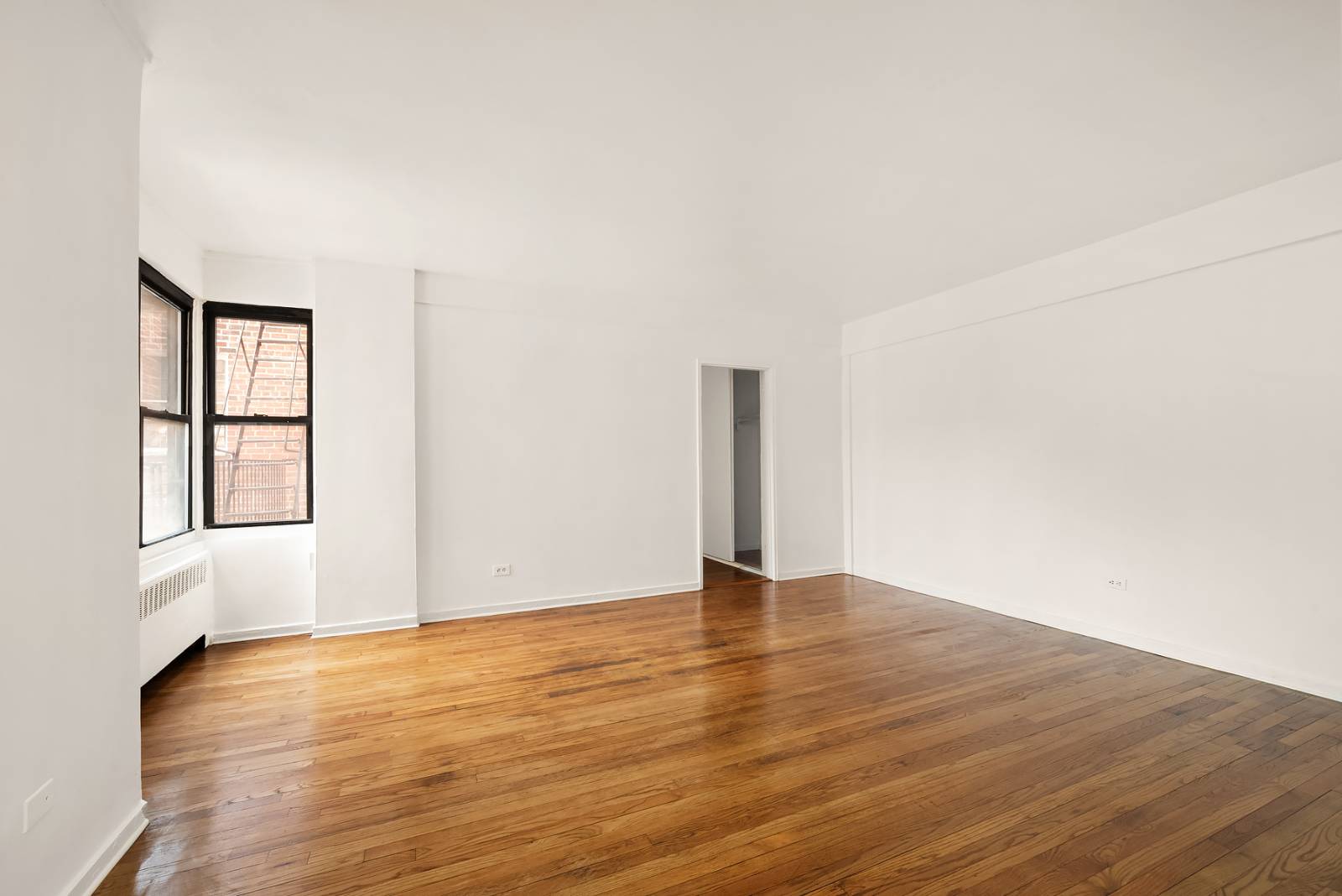 #2 photo, 44-16 Macnish St, #5D, Elmhurst , NY 11373