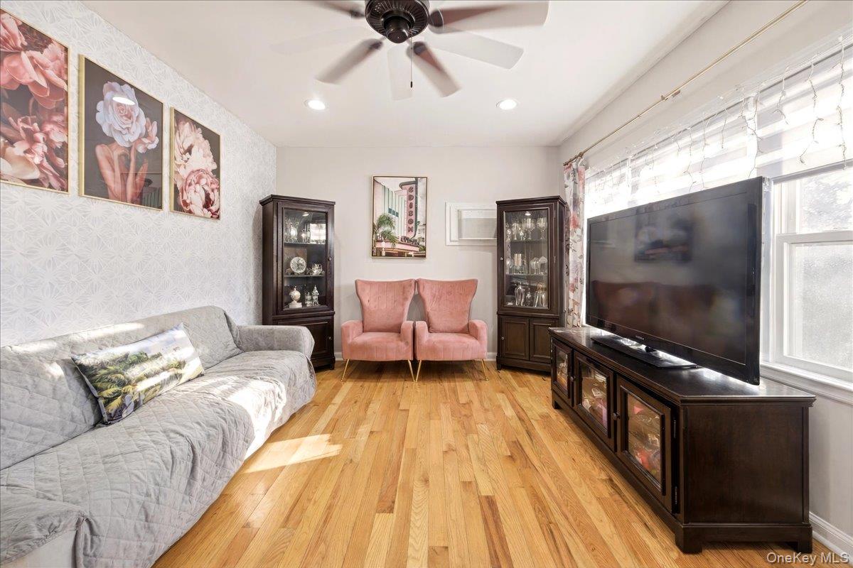 #5 photo, 208 Woodworth Avenue, Yonkers , NY 10701