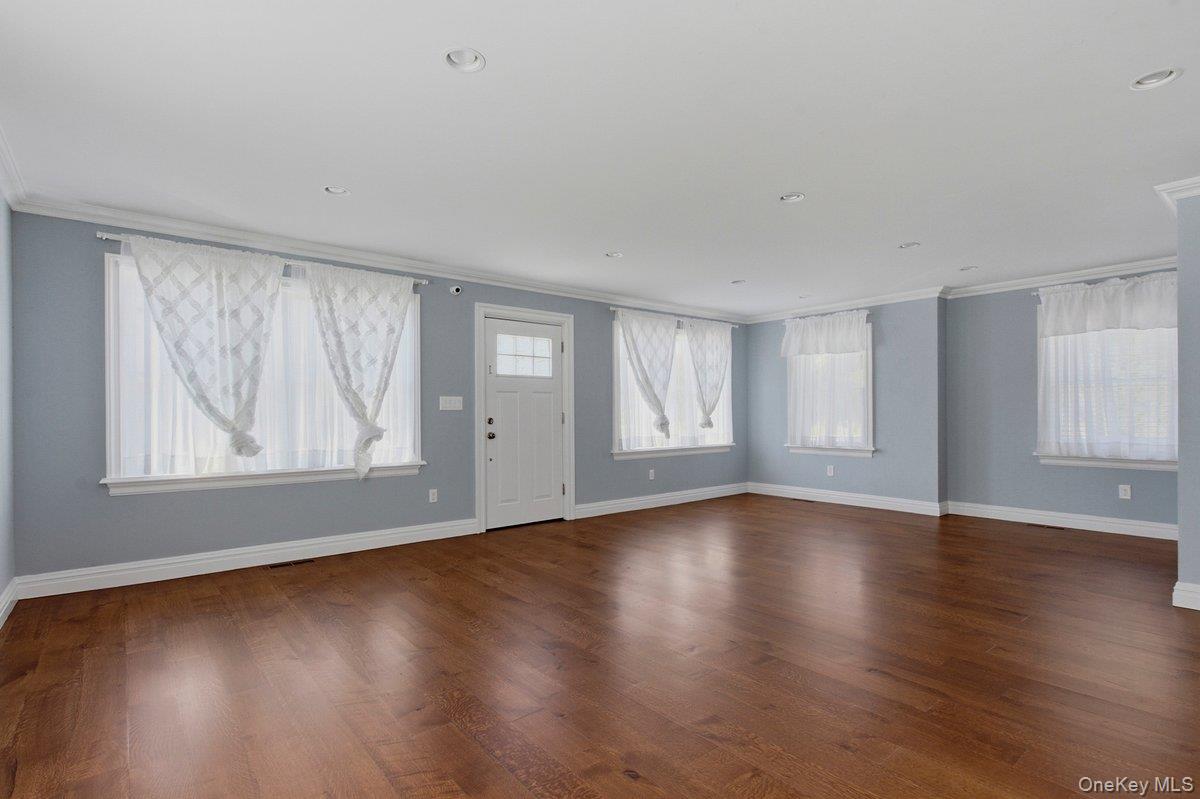 #3 photo, 246 Tibbetts Road, Yonkers , NY 10705