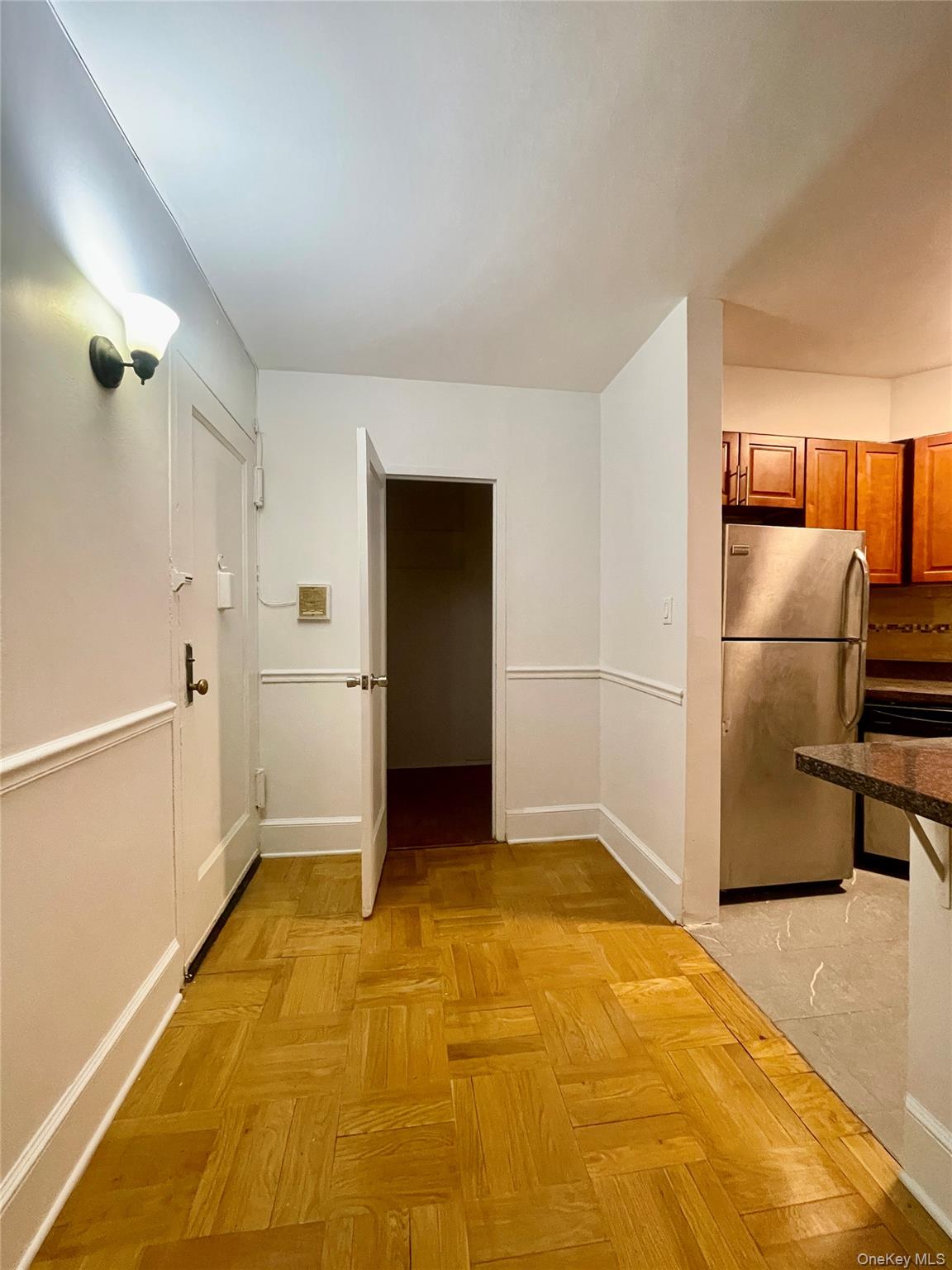 #5 photo, 1594 Metropolitan Avenue, Bronx , NY 10462