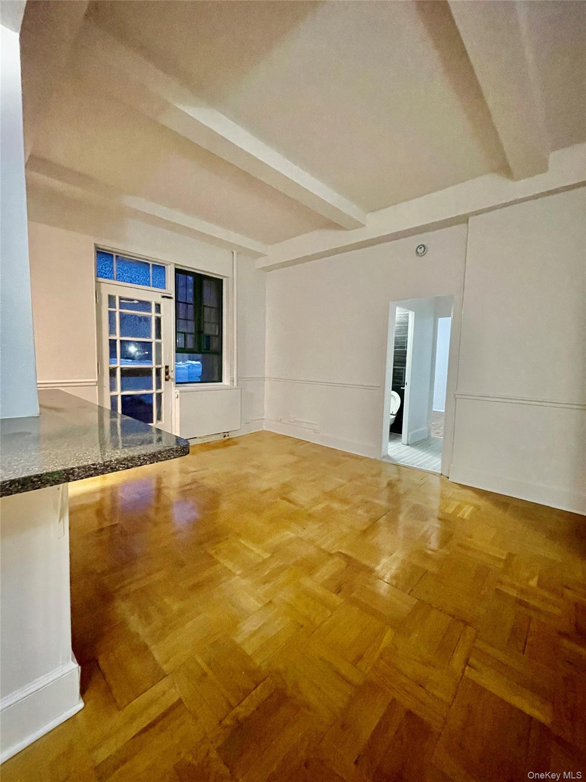 #6 photo, 1594 Metropolitan Avenue, Bronx , NY 10462