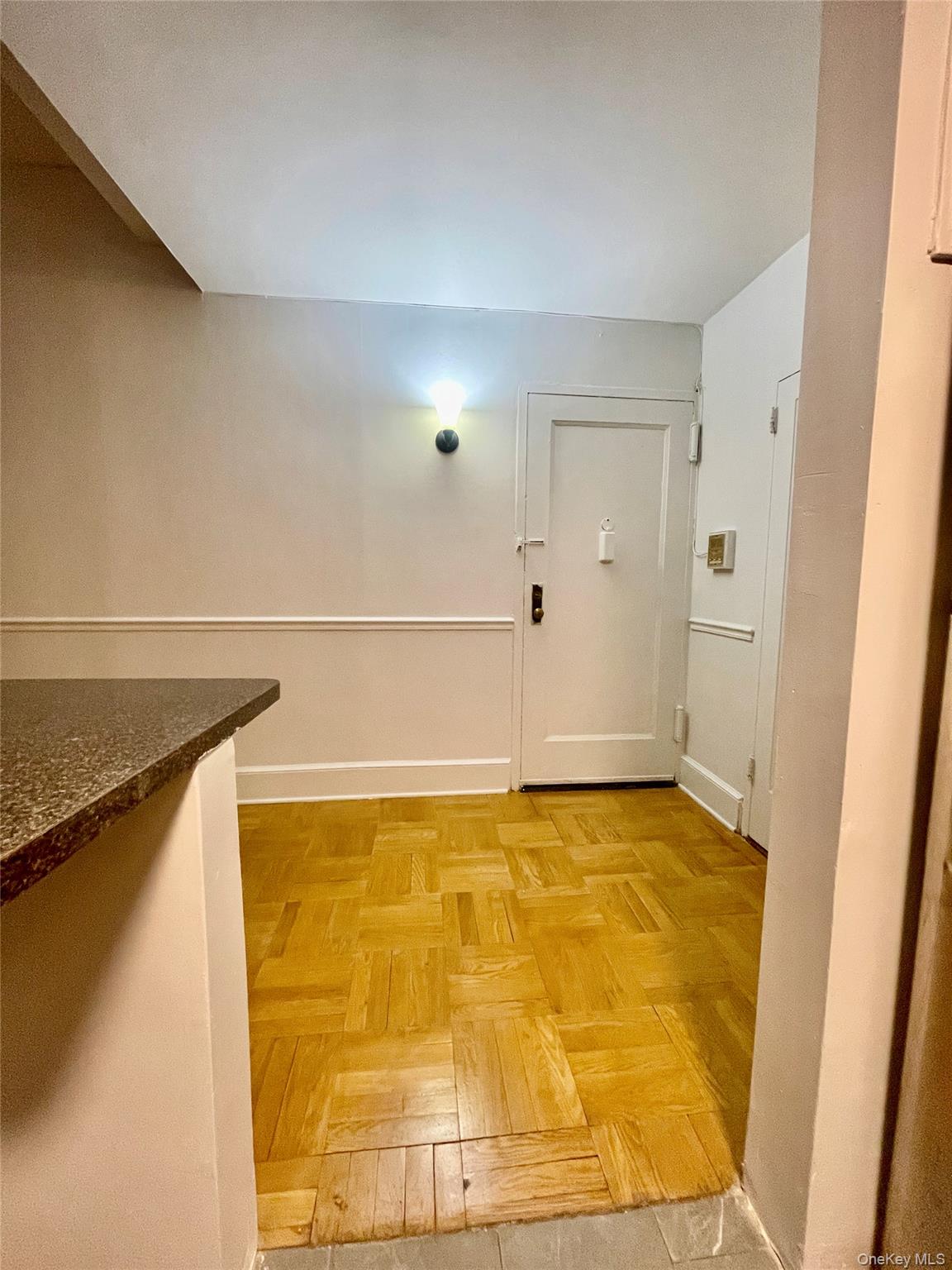 #8 photo, 1594 Metropolitan Avenue, Bronx , NY 10462