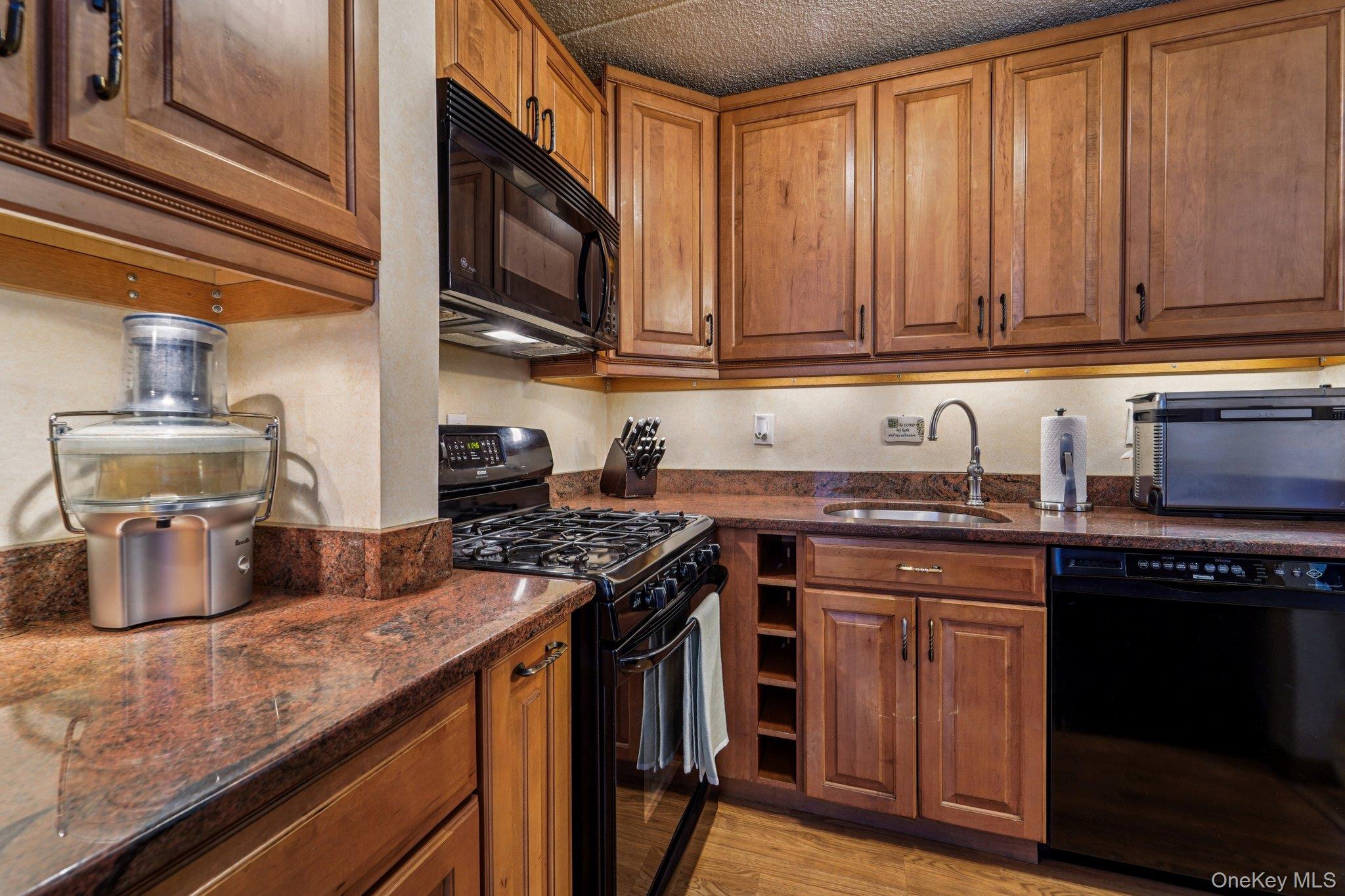 #12 photo, 1085 Warburton Avenue, Yonkers , NY 10701