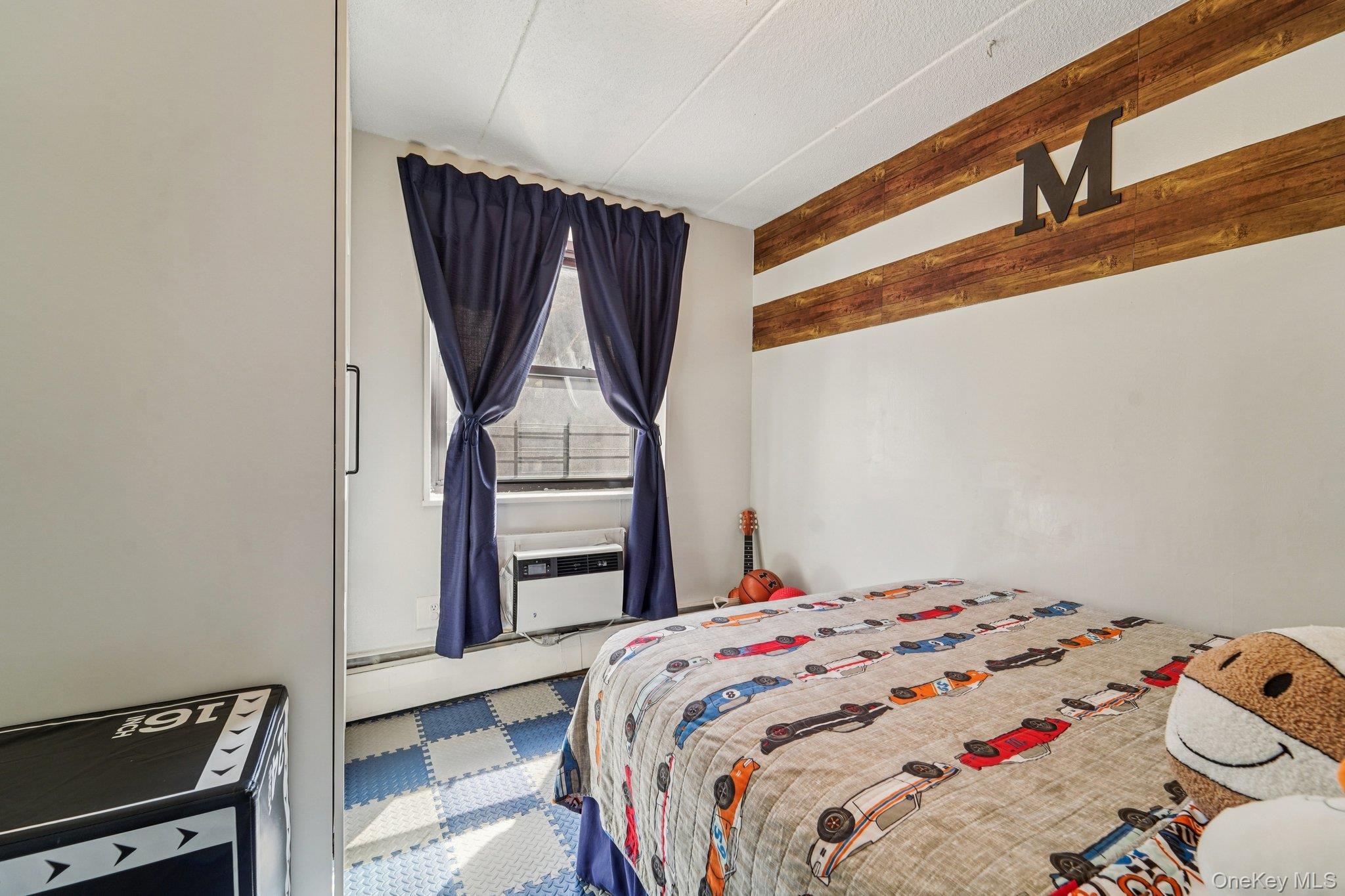 #17 photo, 1085 Warburton Avenue, Yonkers , NY 10701