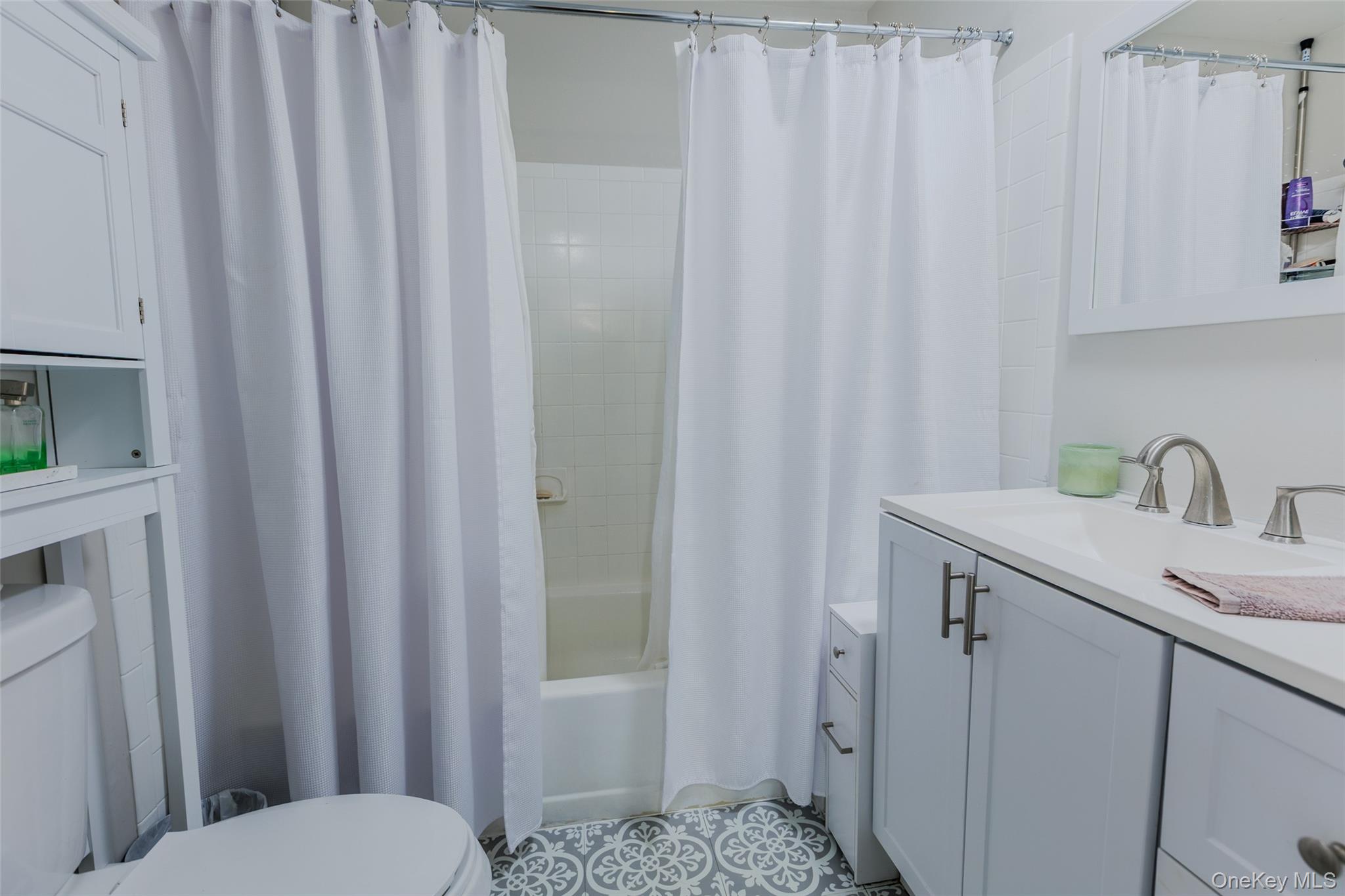 #16 photo, 172 Pointe Circle, Coram , NY 11727