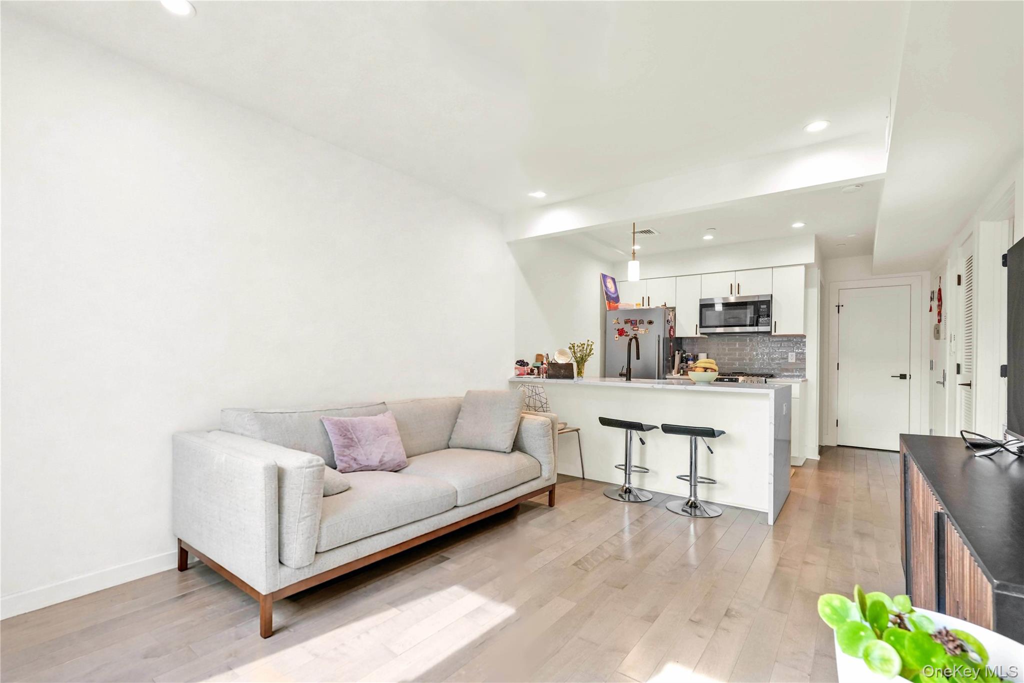 #5 photo, 31-41 29th Street, Astoria , NY 11106