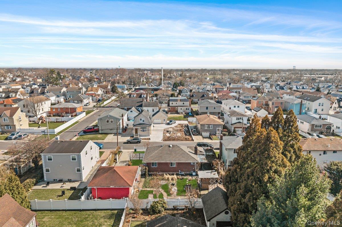 #3 photo, 100 Memphis Avenue, Floral Park , NY 11001