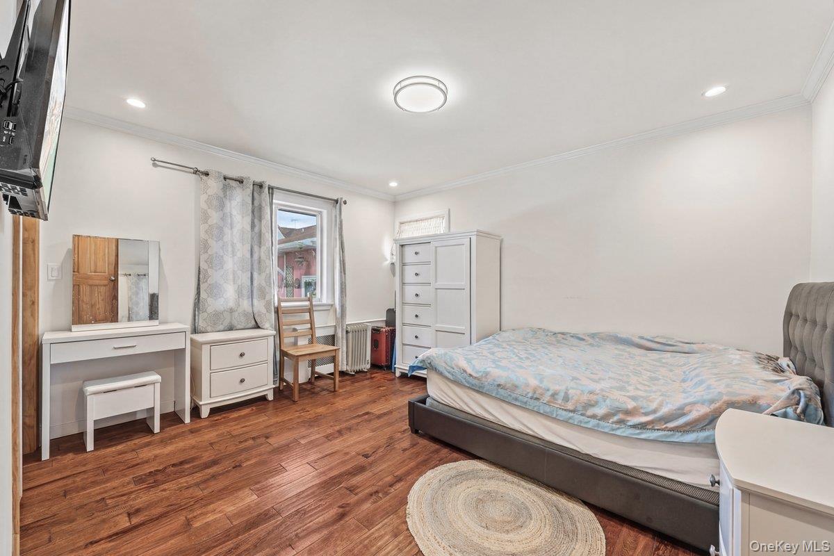 #7 photo, 100 Memphis Avenue, Floral Park , NY 11001