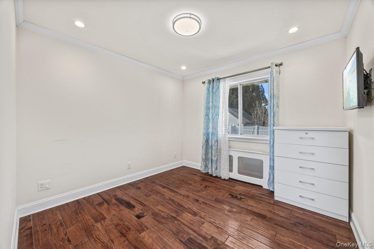 #8 photo, 100 Memphis Avenue, Floral Park , NY 11001