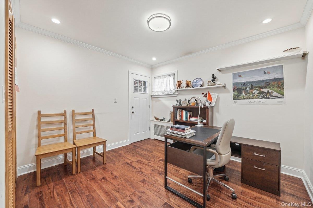 #9 photo, 100 Memphis Avenue, Floral Park , NY 11001