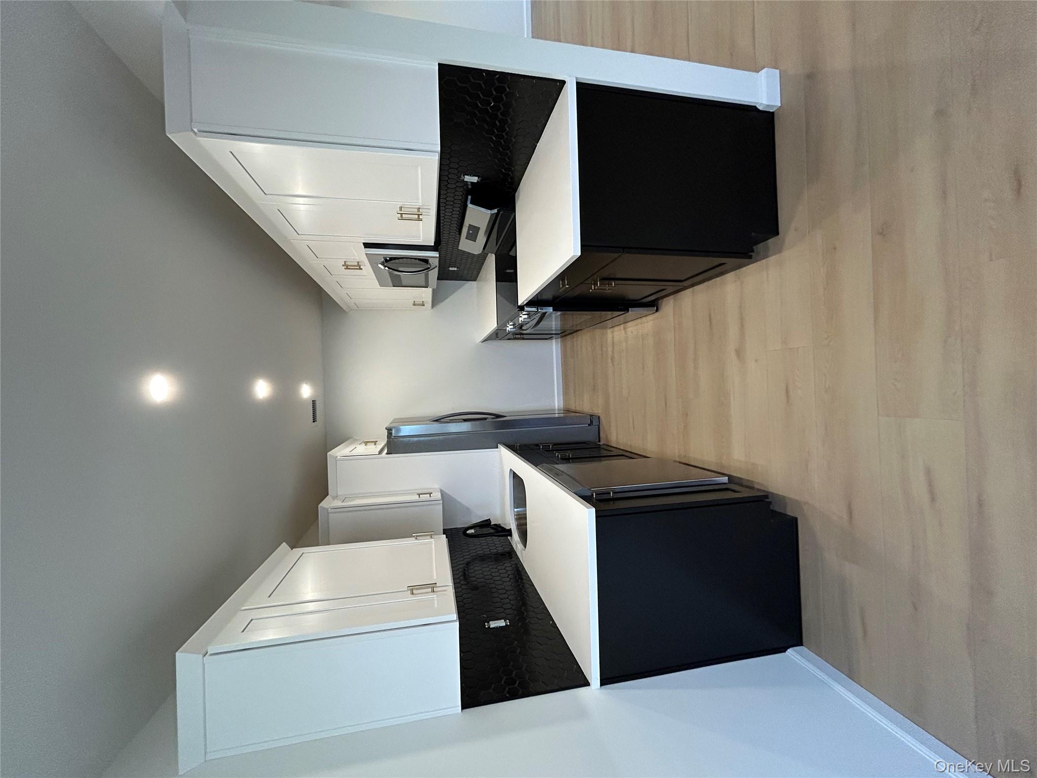 #5 photo, 341 Woodland Court, Coram , NY 11727