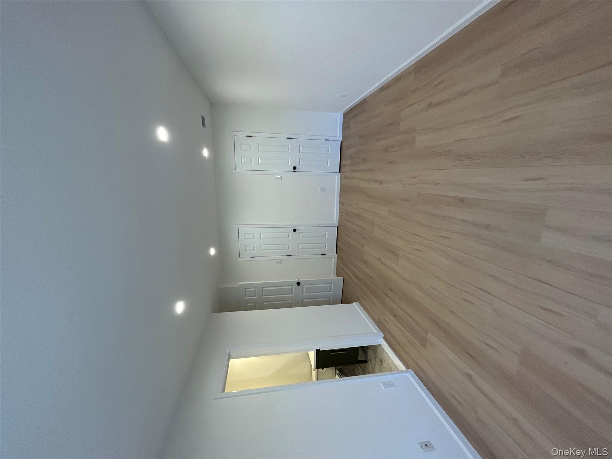 #6 photo, 341 Woodland Court, Coram , NY 11727