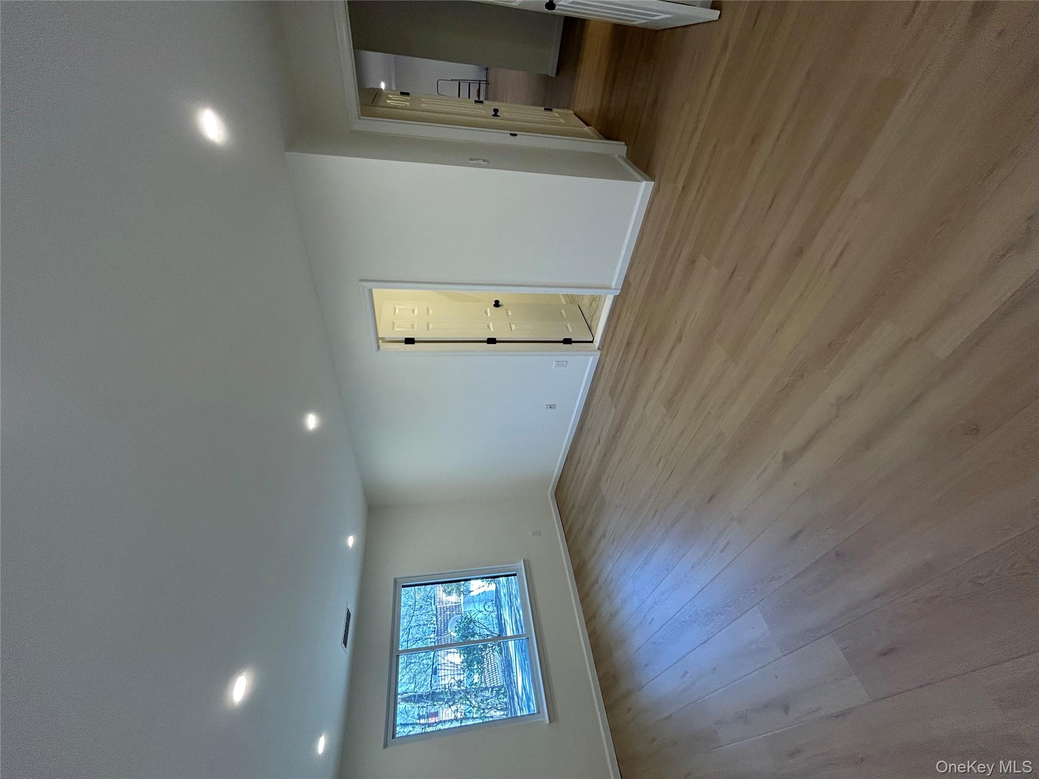 #7 photo, 341 Woodland Court, Coram , NY 11727