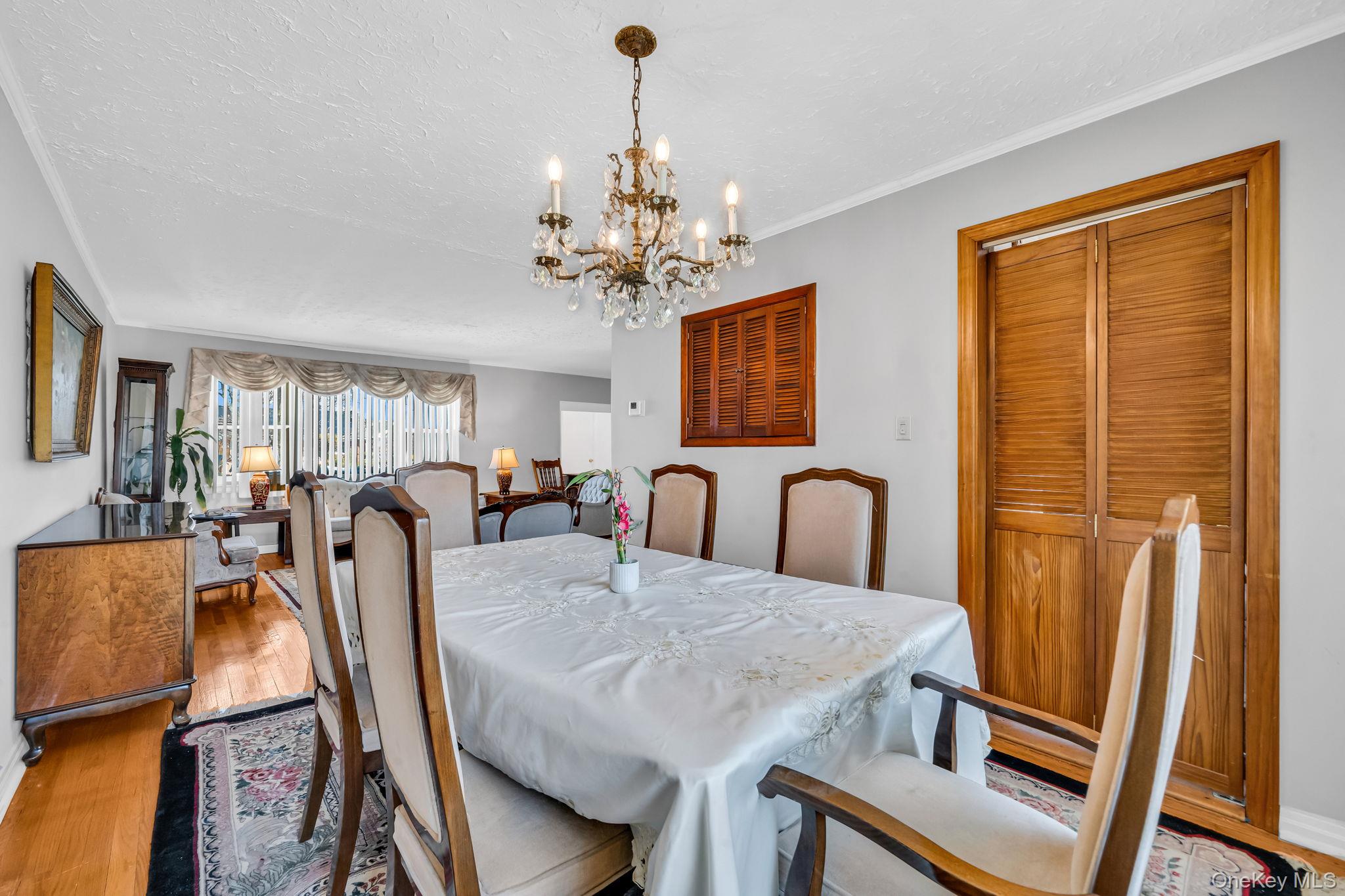 #10 photo, 600 Astor Street, ナッソー郡 Elmont , NY 11003