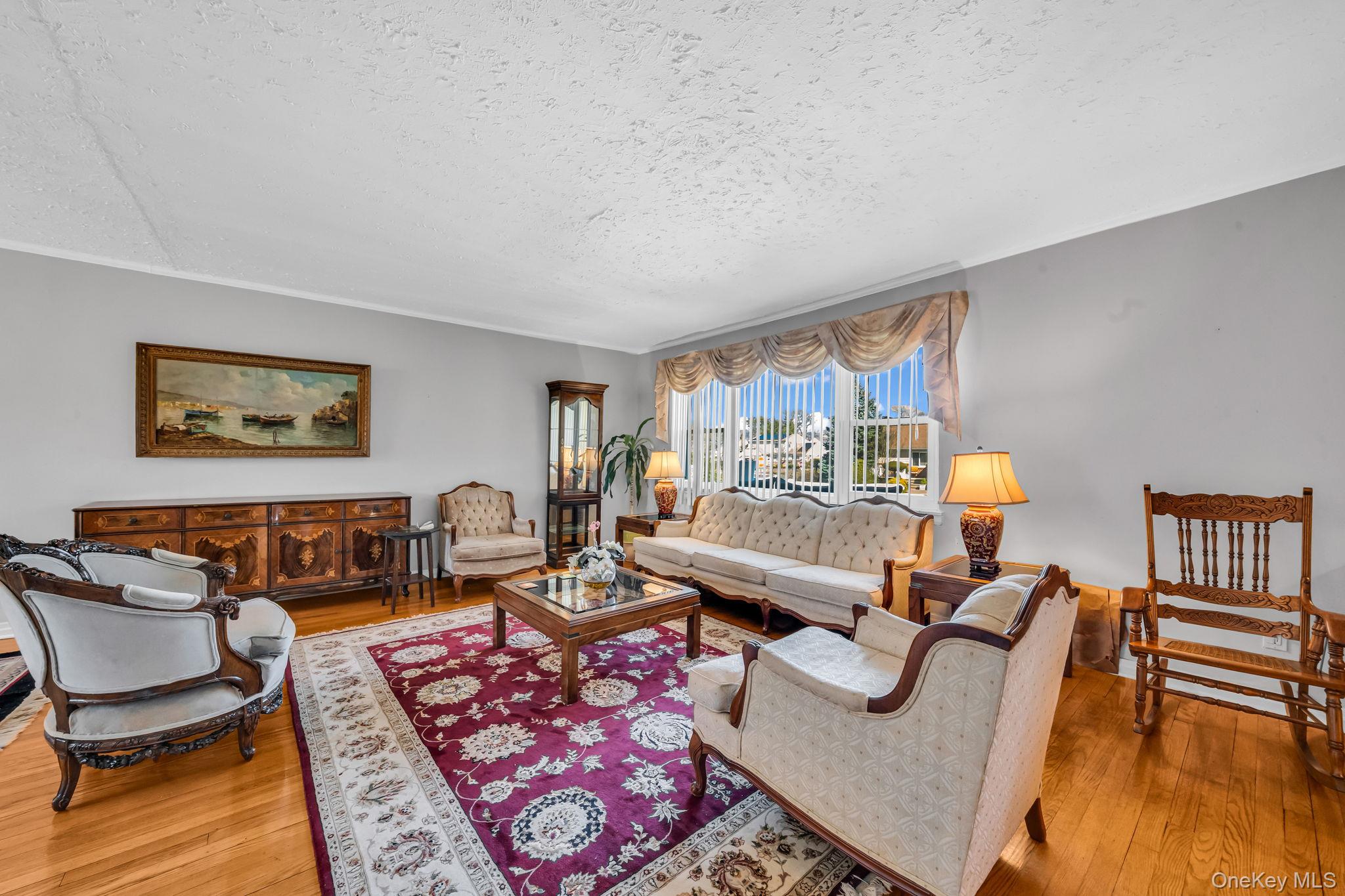 #11 photo, 600 Astor Street, ナッソー郡 Elmont , NY 11003