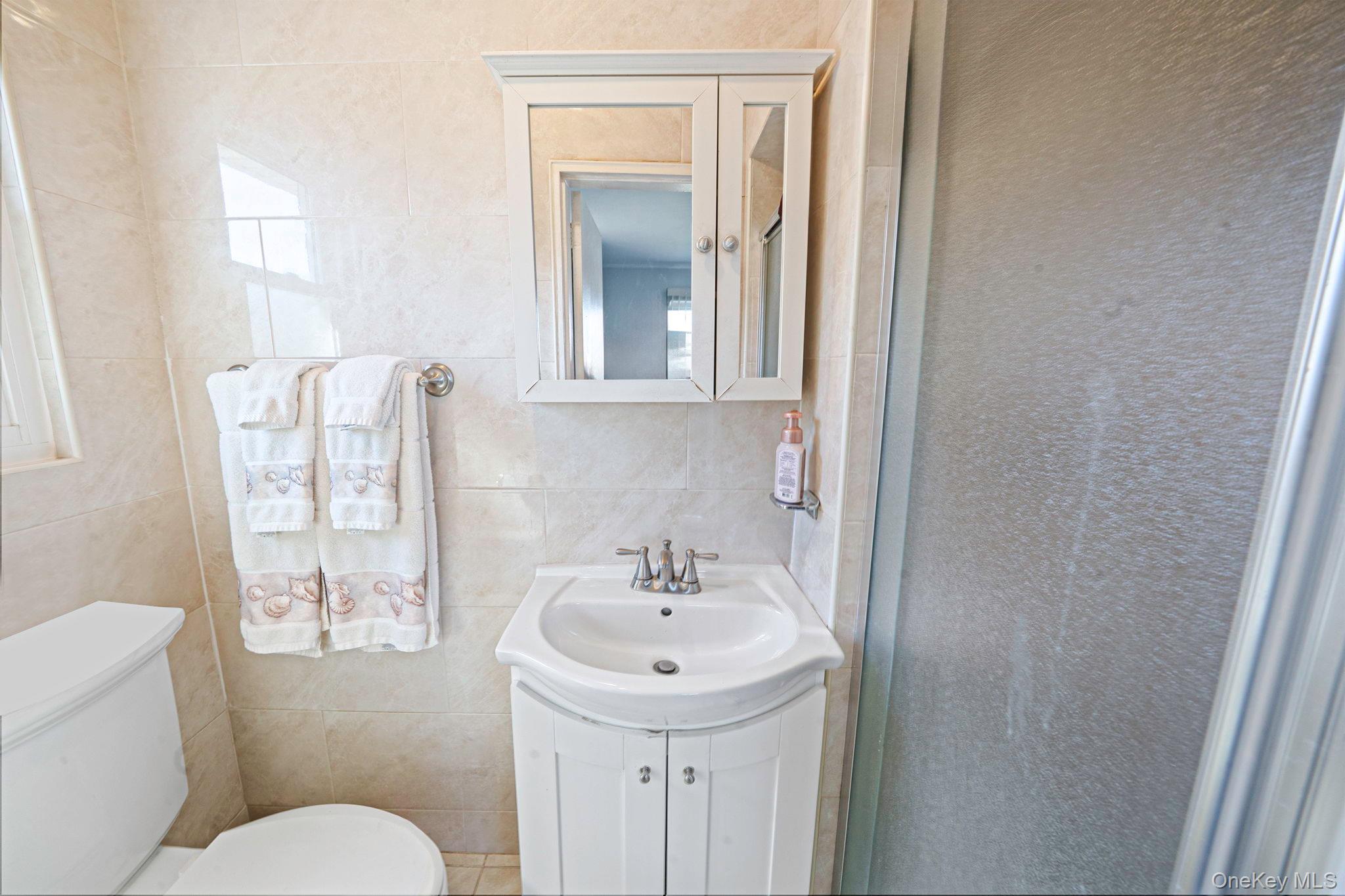 #16 photo, 600 Astor Street, ナッソー郡 Elmont , NY 11003