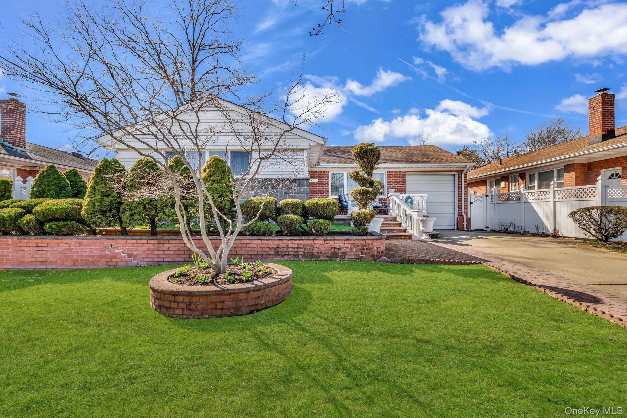 #3 photo, 600 Astor Street, ナッソー郡 Elmont , NY 11003