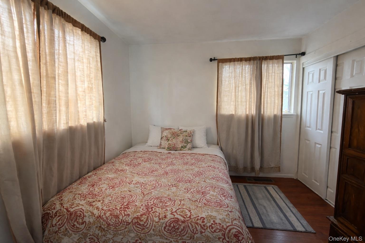 #6 photo, 3 Louise Court, Hampton Bays , NY 11946