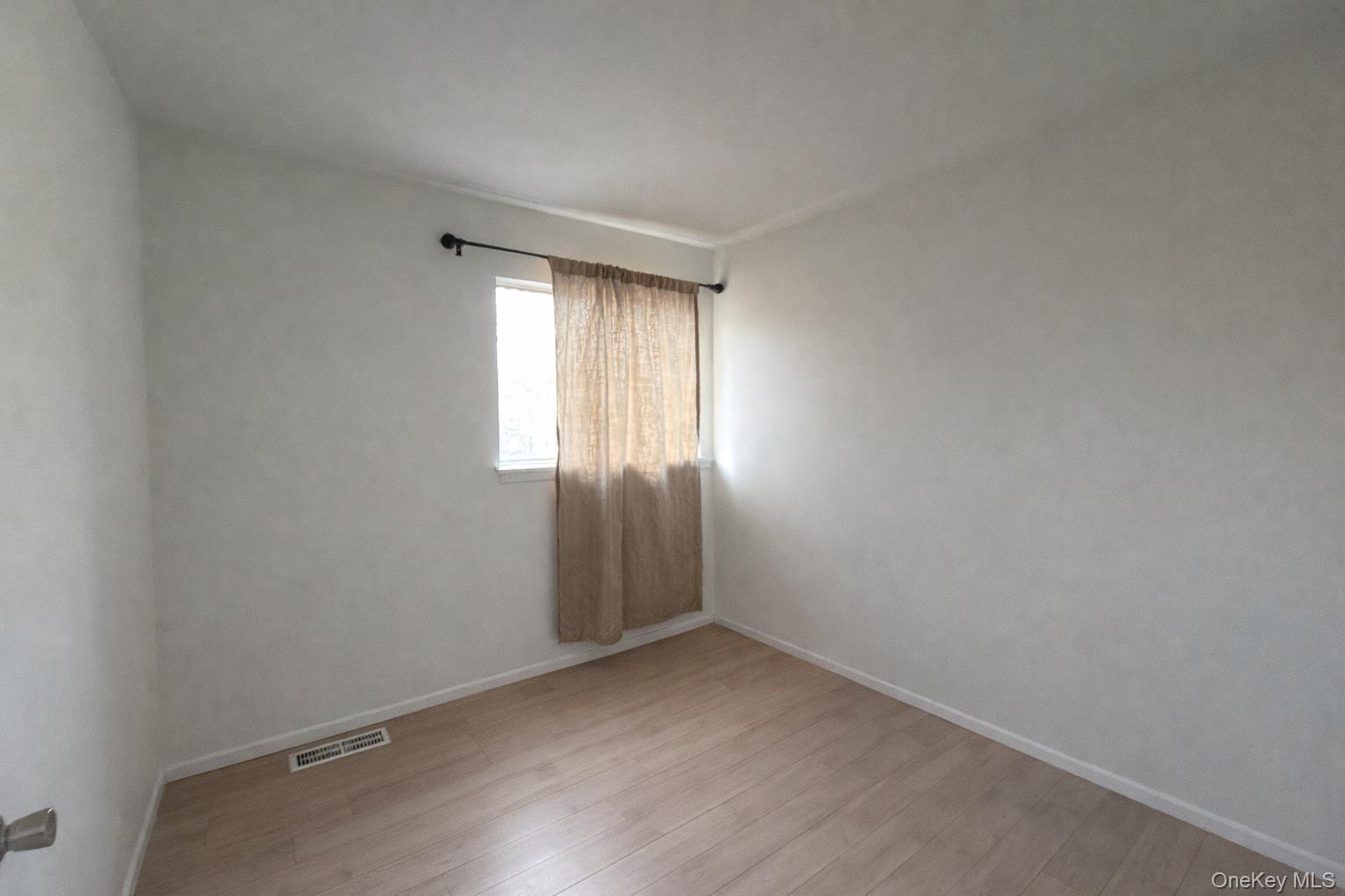 #7 photo, 3 Louise Court, Hampton Bays , NY 11946