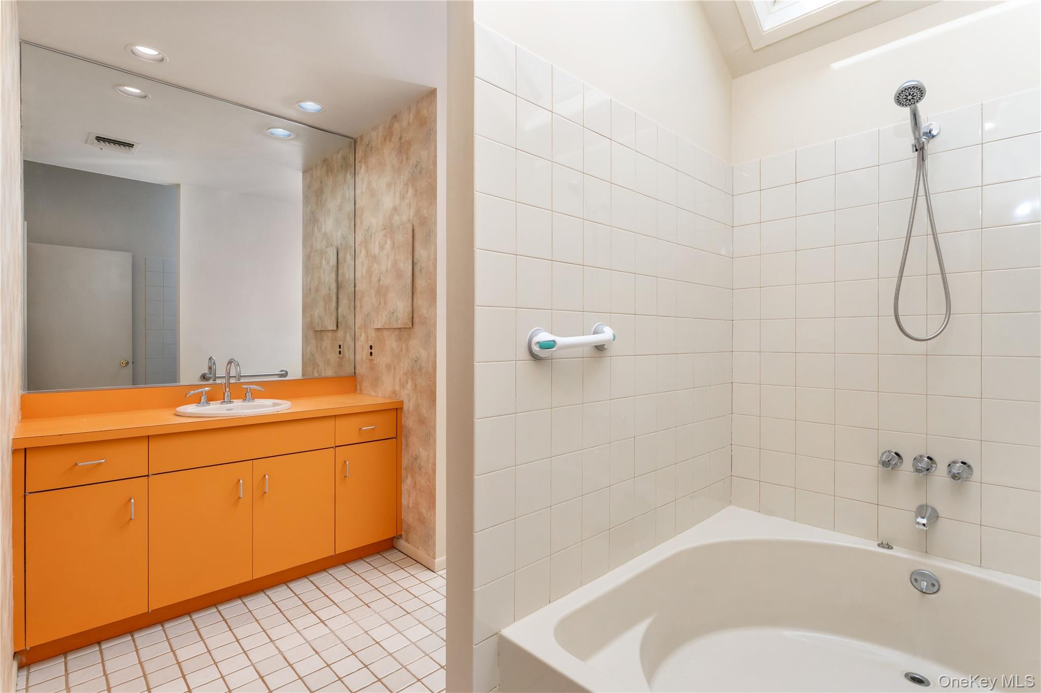 #20 photo, 10 Hunters Trail, Wading River , NY 11792