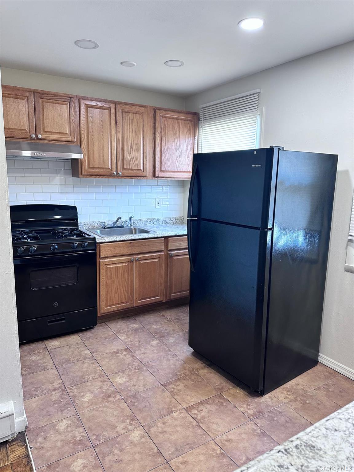 #10 photo, 1 E Hemlock Drive, Bay Shore , NY 11706