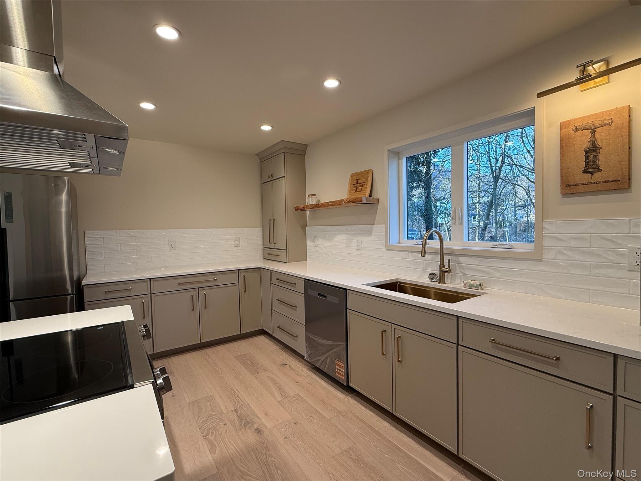 #10 photo, 39 Falconer Street, Beacon , NY 12508