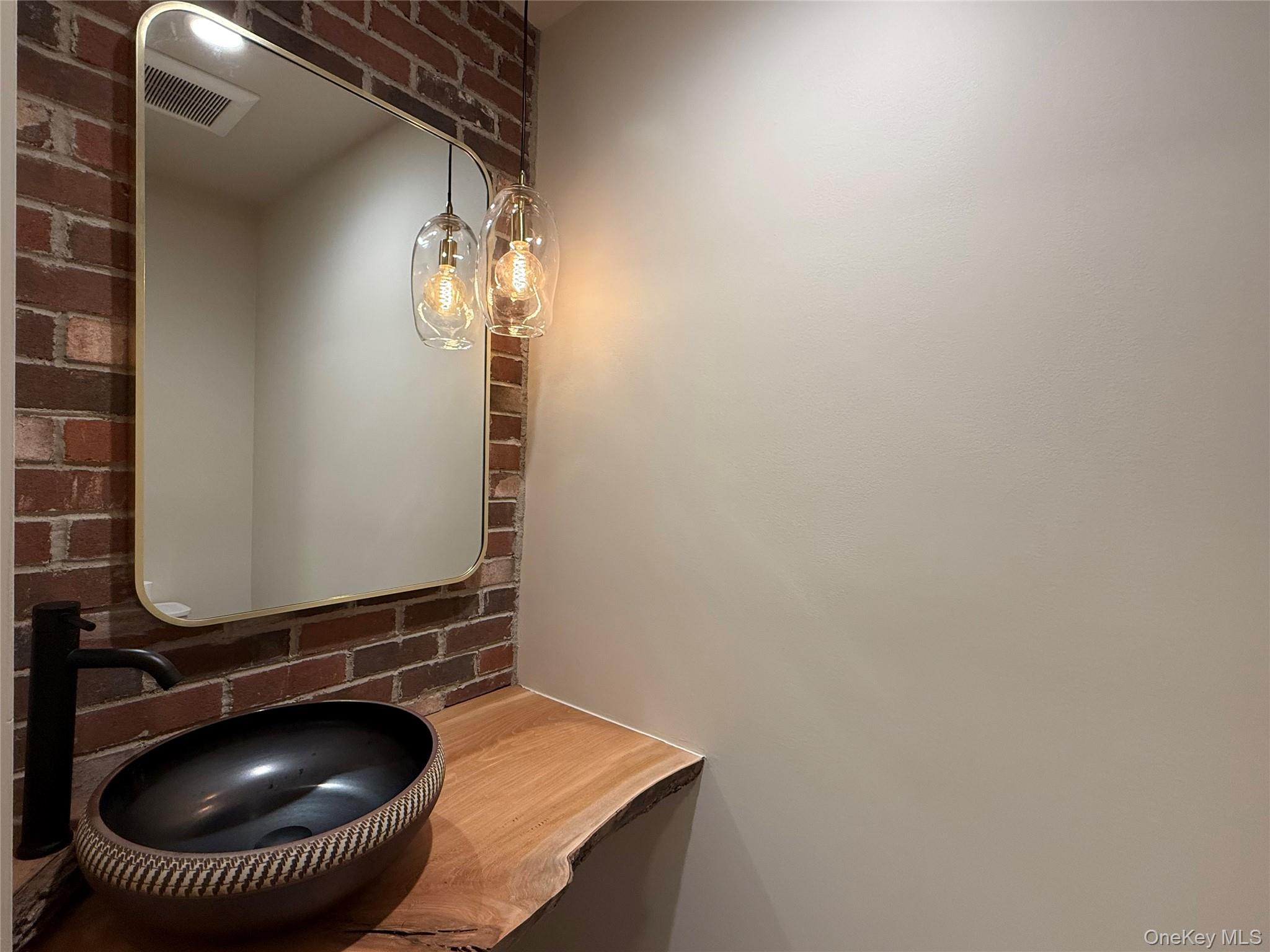 #20 photo, 39 Falconer Street, Beacon , NY 12508