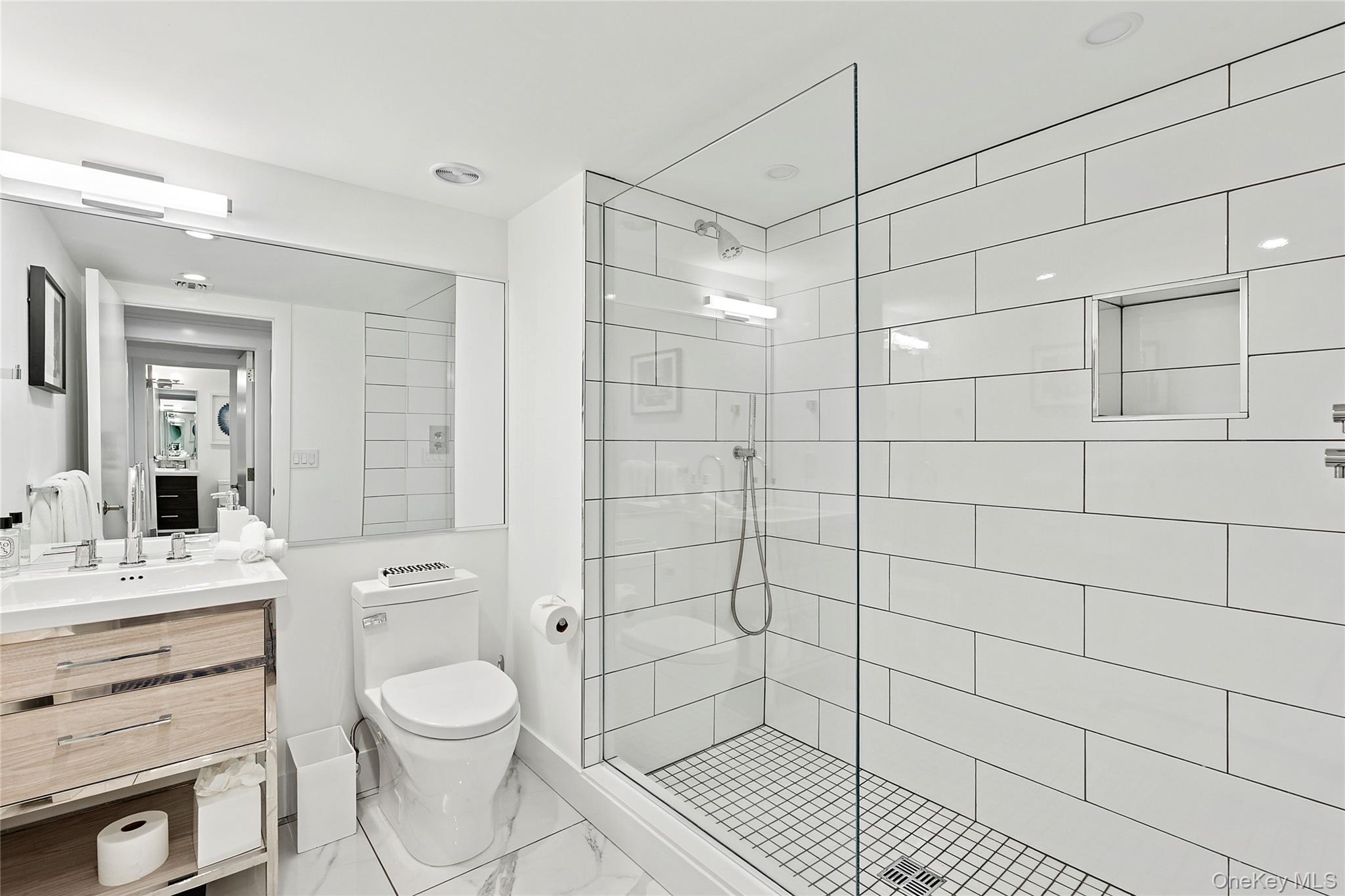 #20 photo, 30 Breese Lane, Southampton , NY 11968