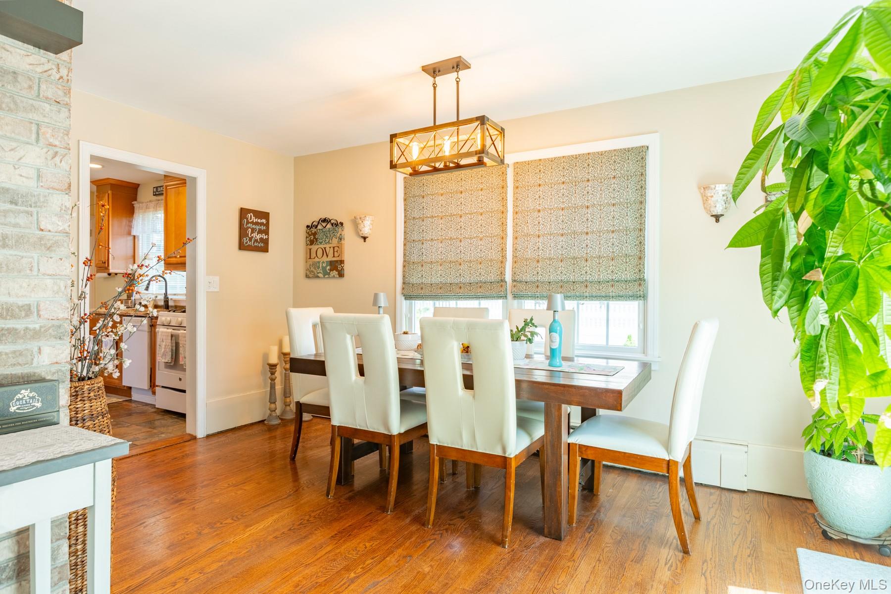 #10 photo, 816 Main Street, Islip , NY 11751