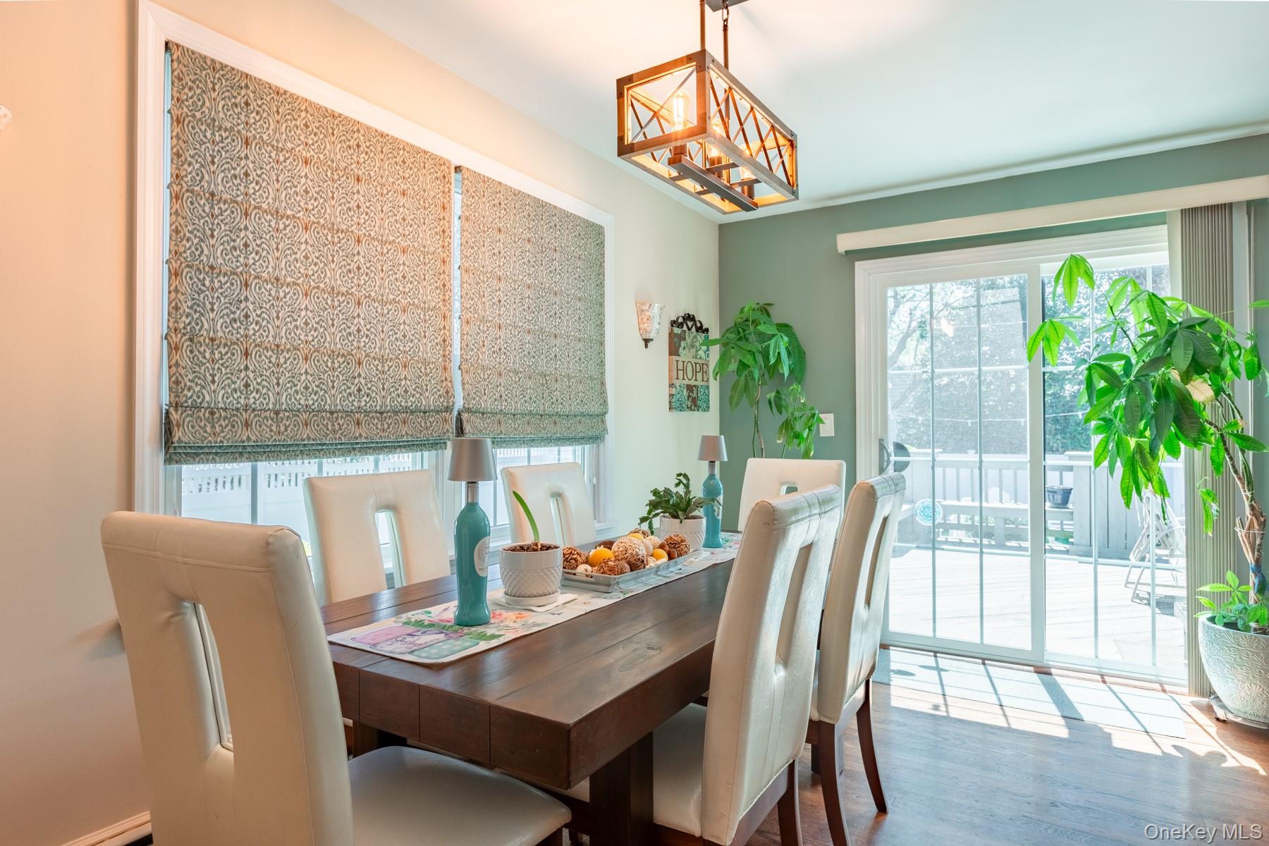 #11 photo, 816 Main Street, Islip , NY 11751