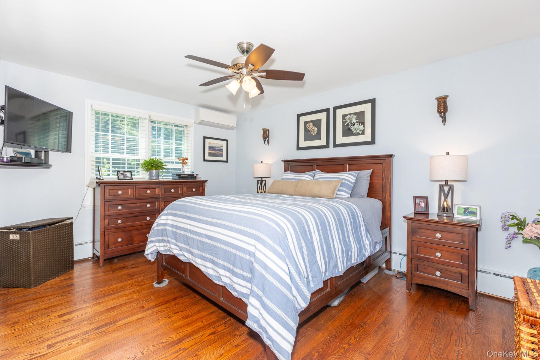 #15 photo, 816 Main Street, Islip , NY 11751