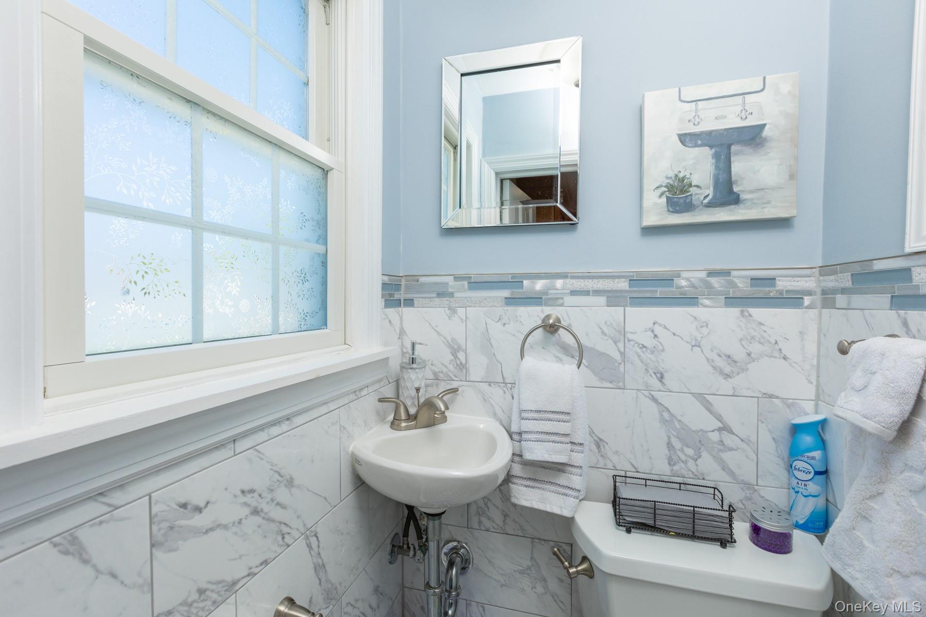 #18 photo, 816 Main Street, Islip , NY 11751