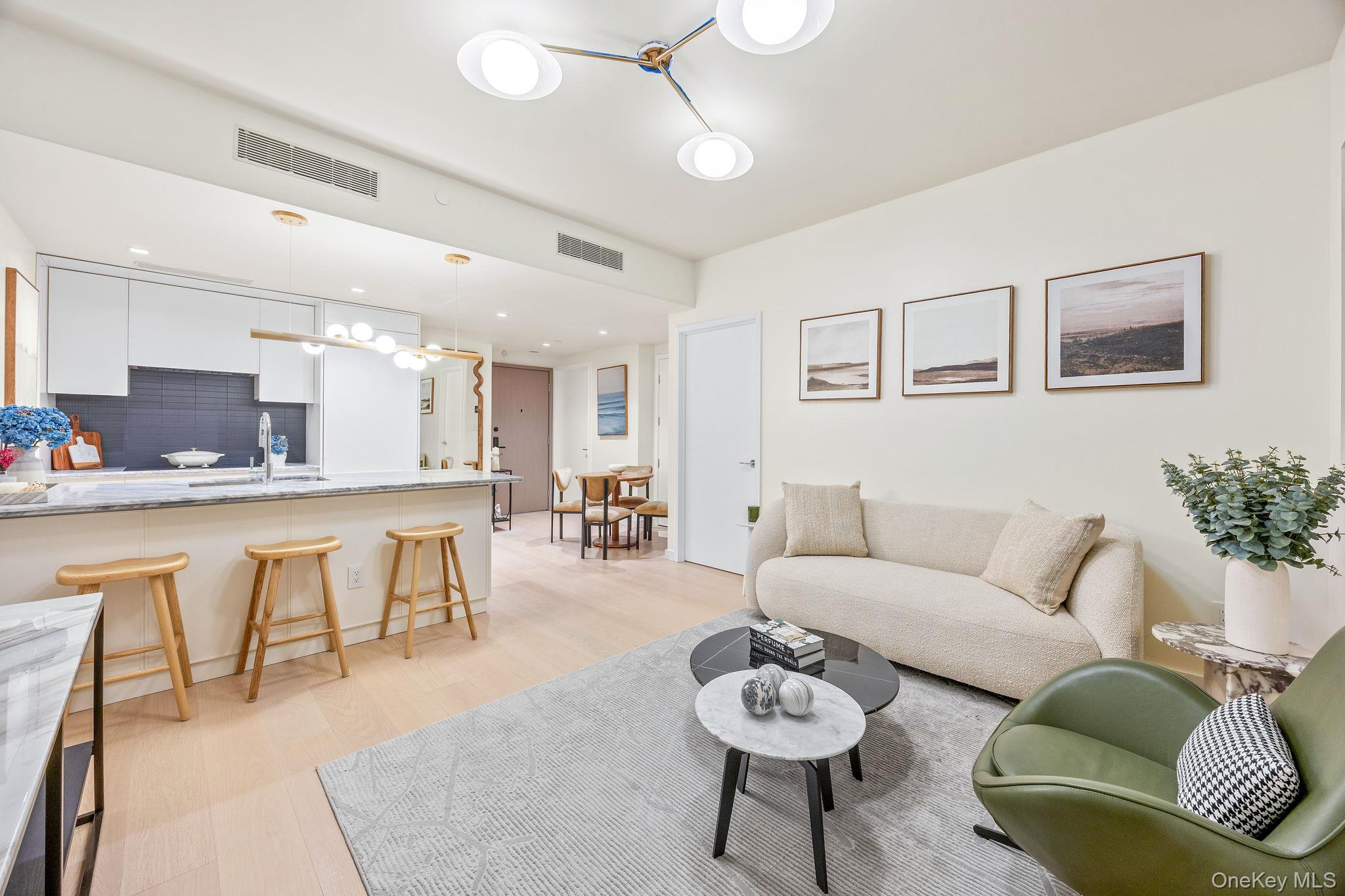 #7 photo, 5801 Queens Boulevard, Woodside , NY 11377