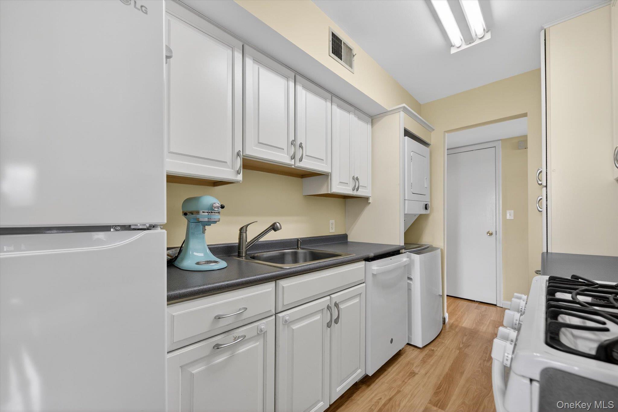 #8 photo, 276 Temple Hill Road, New Windsor , NY 12553