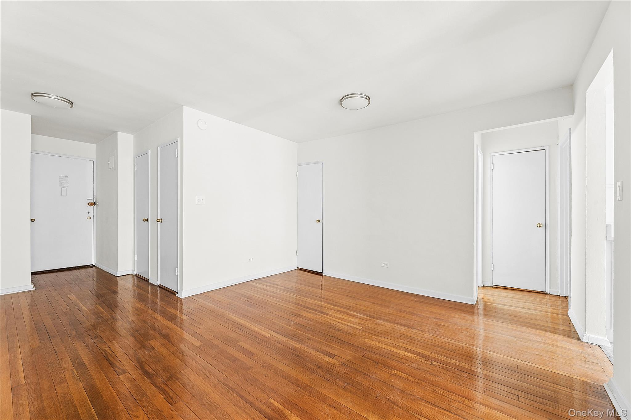 #7 photo, 6645 Broadway, Bronx , NY 10471