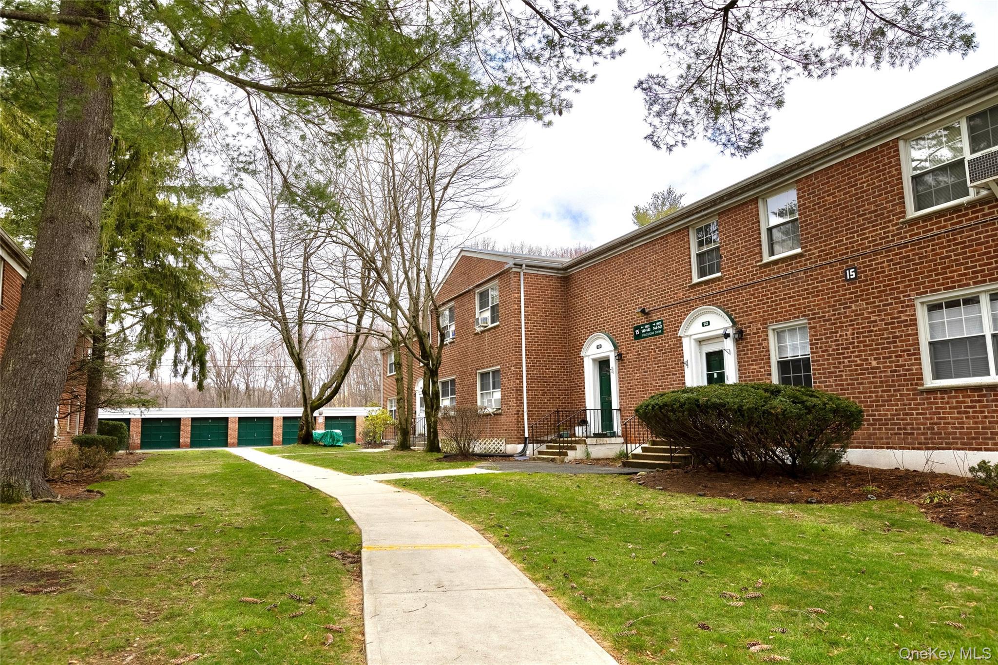 #4 photo, 15 Fieldstone Drive, Hartsdale , NY 10530